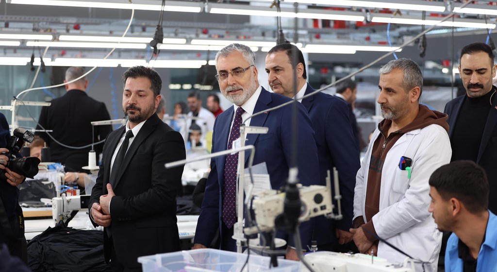 Çalışma ve Sosyal Güvenlik Bakanı Prof. Dr. Vedat Işıkhan, çeşitli ziyaretlerde bulunmak ve programlara katılmak üzere Malatya’ya gitti.