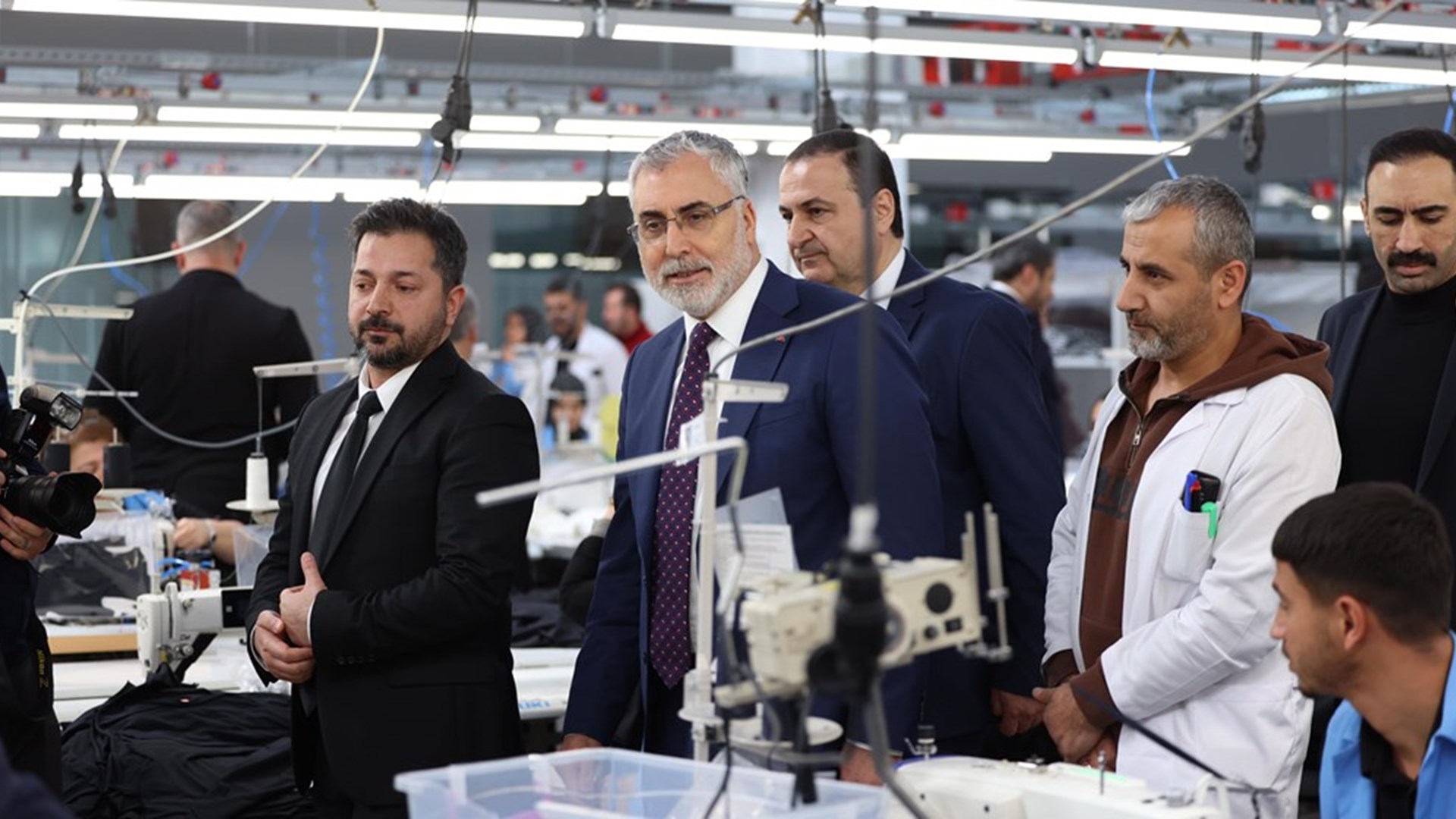 Çalışma ve Sosyal Güvenlik Bakanı Prof. Dr. Vedat Işıkhan, çeşitli ziyaretlerde bulunmak ve programlara katılmak üzere Malatya’ya gitti.