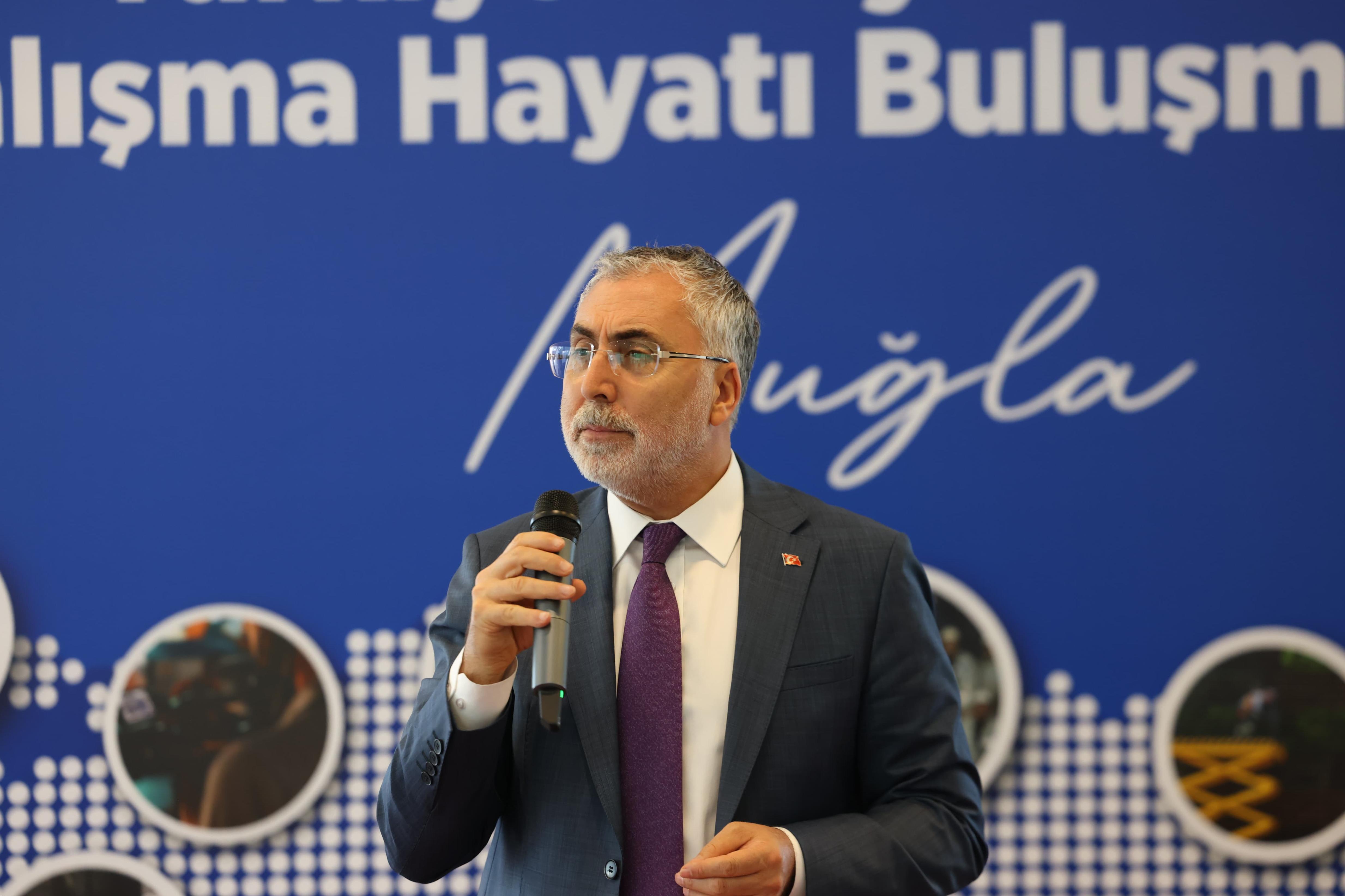 Çalışma ve Sosyal Güvenlik Bakanı Prof. Dr. Vedat Işıkhan, çeşitli temaslarda bulunmak ve “Milli Müdafaadan Milli Kalkınmaya; Türkiye Yüzyılı’nın Kadınları, Kadın İstihdam Sistemi İş Pozitif Tanıtım Programı ve Fuar Açılışı” programına katılmak üzere Muğla’ya gitti.
