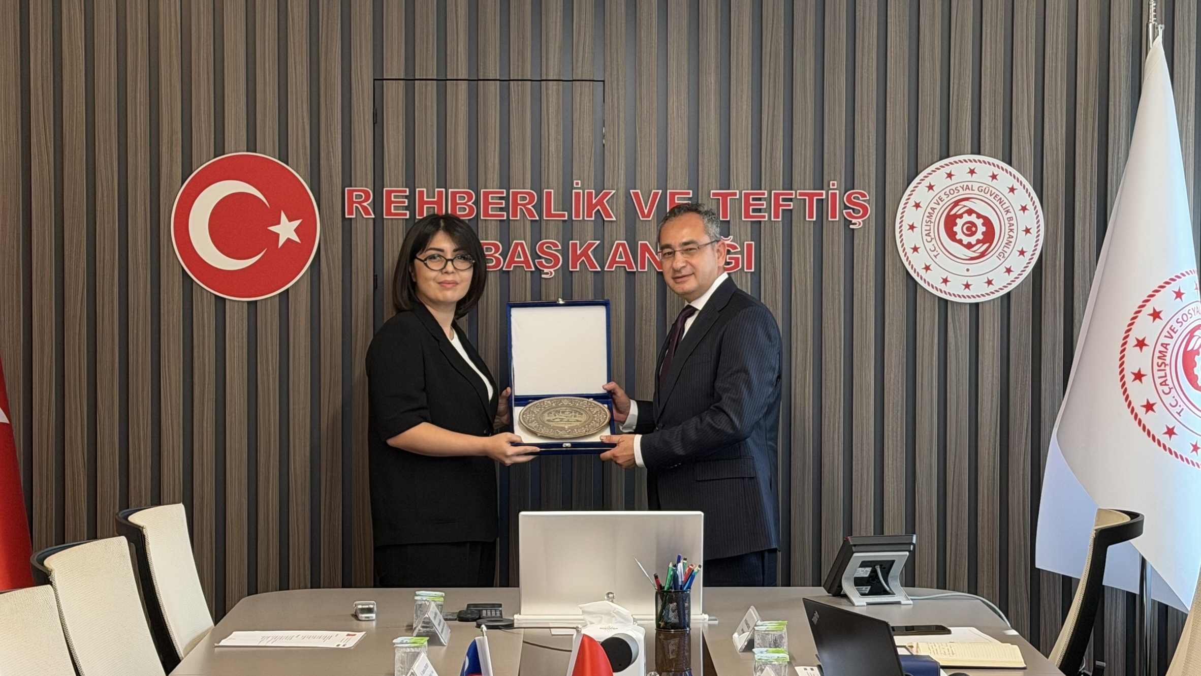 Özbekistan Devlet İş Teftiş Başkanlığı heyeti 22 Eylül 2026 tarihinde “2025-2026 Eylem Planı” çerçevesinde Rehberlik ve Teftiş Başkanlığımızı ziyaret etti. 