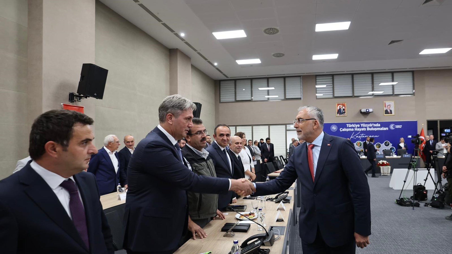 Bakan Işıkhan, Kastamonu’da Temaslarda Bulundu