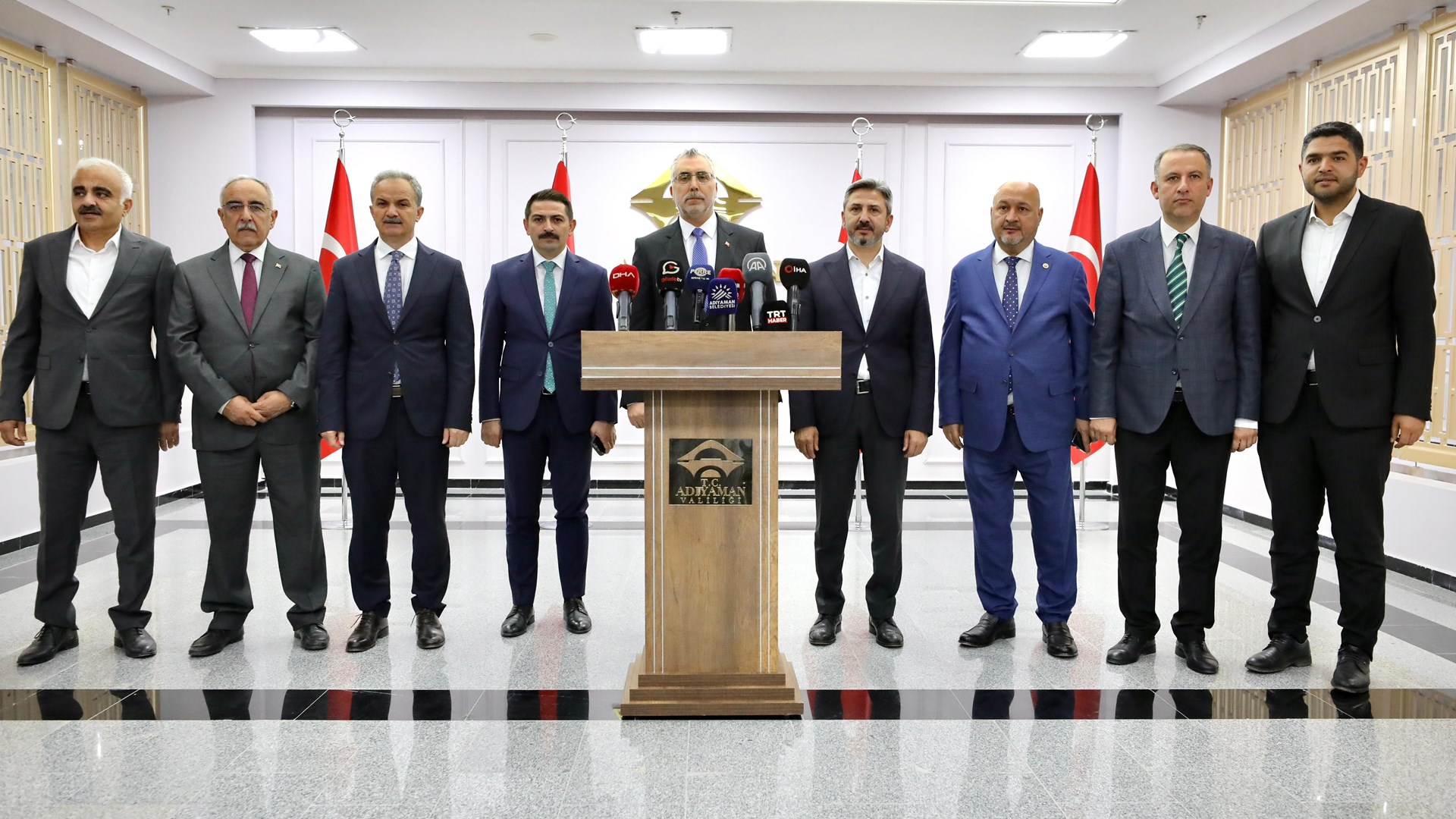 Çalışma ve Sosyal Güvenlik Bakanı Vedat Işıkhan, Adıyaman’da ziyaretler gerçekleştirdi.