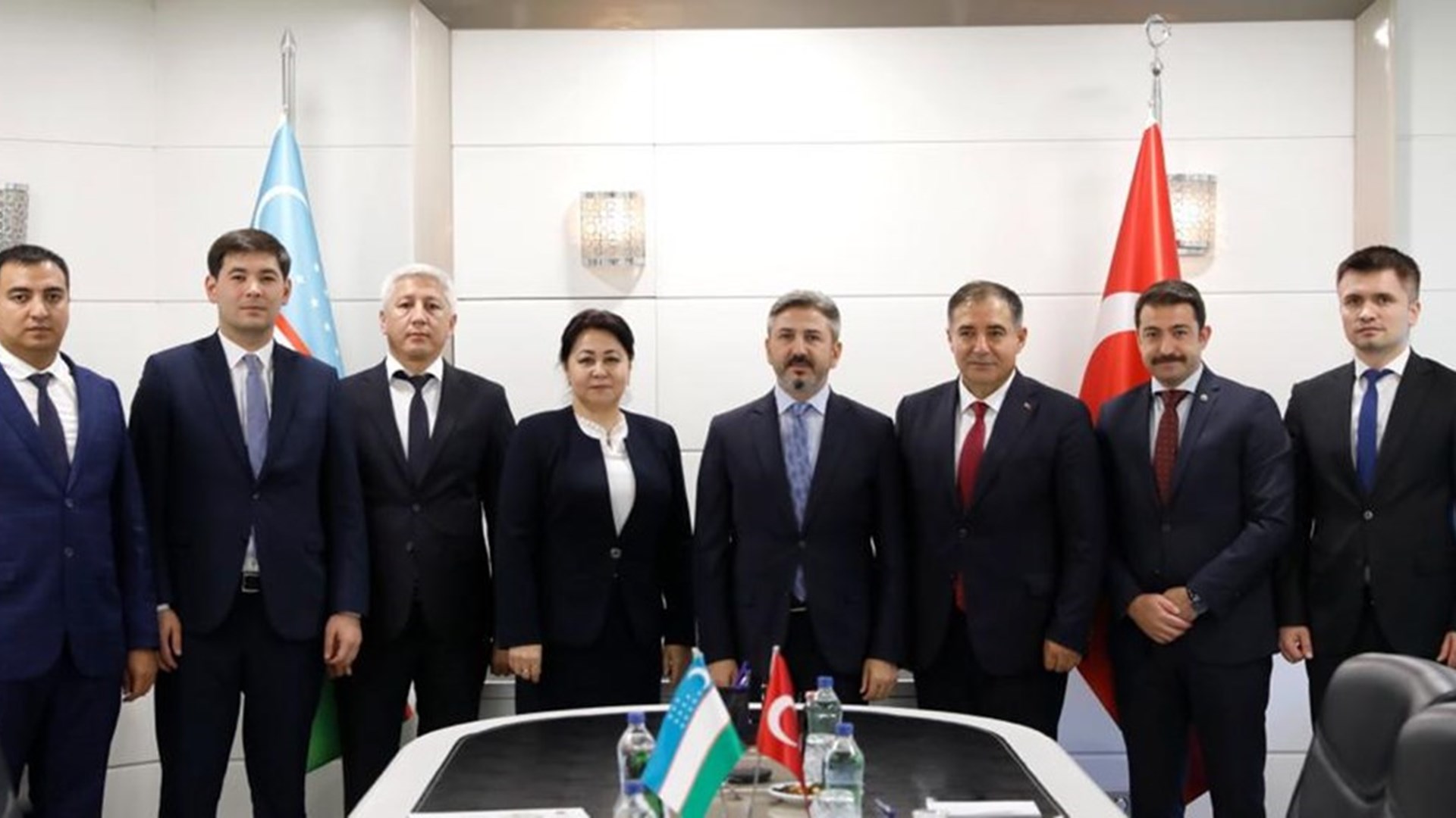 Özbekistan İstihdam ve Yoksulluğun Azaltılması Bakan Yardımcısı Sayın Turdiboyeva Rano ESHOVNA ve beraberindeki heyet 7 Eylül 2023 tarihinde Bakanlığımızı ziyaret ederek Bakan Yardımcımız Sayın Ahmet AYDIN ile bir görüşme gerçekleştirdi.