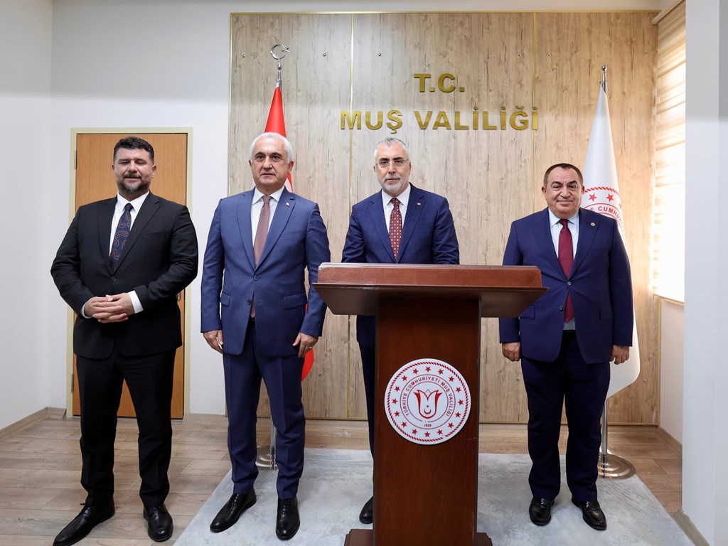 Bakan Işıkhan, Muş’ta Ziyaretlerde Bulundu