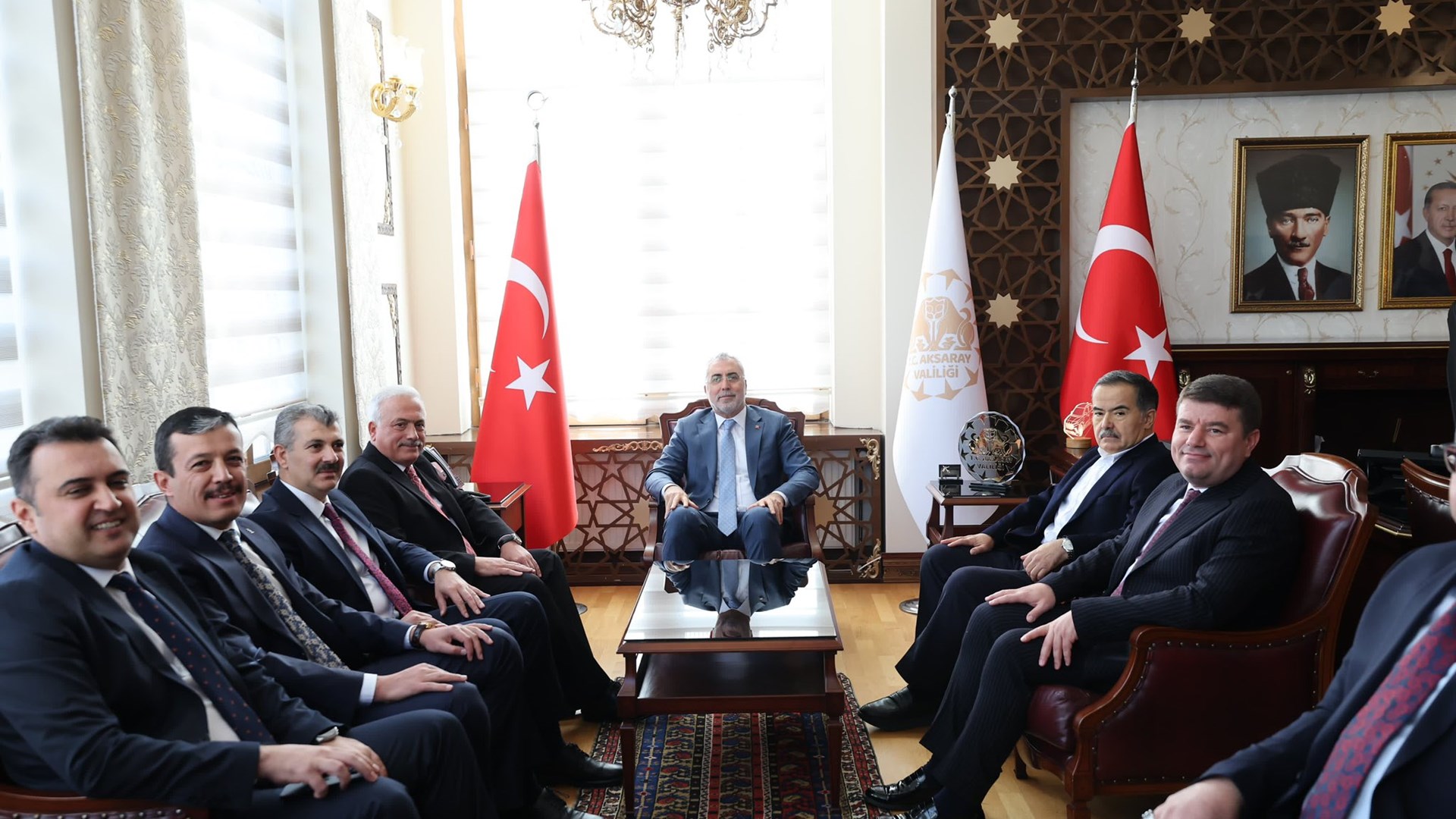 Çalışma ve Sosyal Güvenlik Bakanı Prof. Dr. Vedat Işıkhan, çeşitli ziyaretlerde bulunmak ve programlara katılmak üzere Aksaray’a gitti.