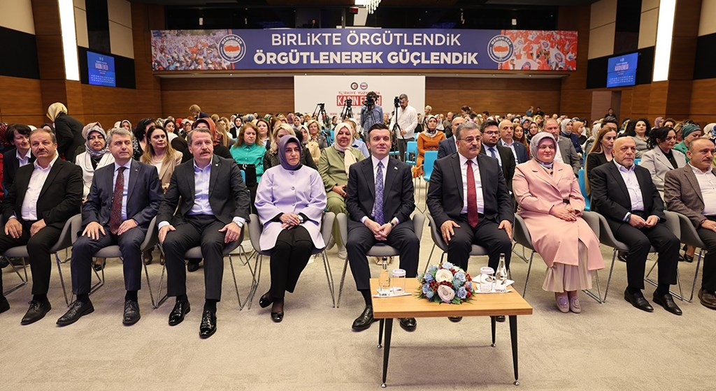 Programa Katılan Bakan Yardımcımız Faruk Özçelik, “Sendikal Örgütlenmede Kadınların Daha Fazla Yer Almasını Önemsiyoruz, Güçlü Kadın Güçlü Toplum Demektir” Açıklamasını Yaptı