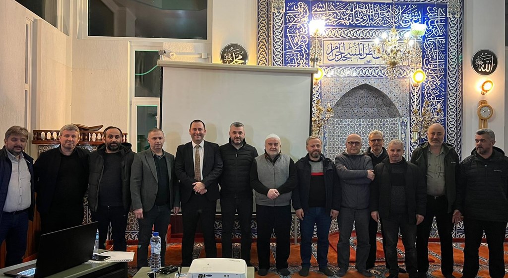 Deventer Çalışma ve Sosyal Güvenlik Ataşeliğimiz, Cuijk şehrinde HDV Ahmet Yesevi Camiinde vatandaşlarımızla bir araya geldi.