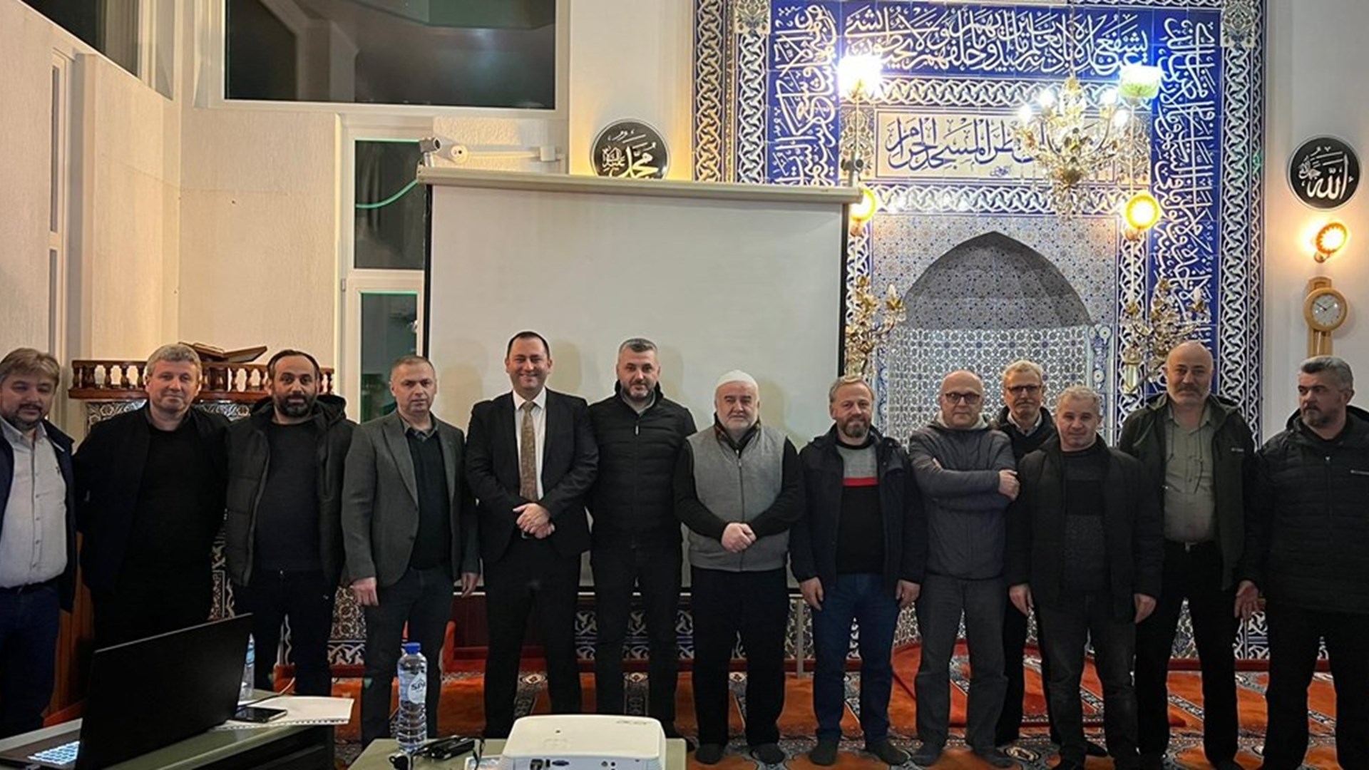 Deventer Çalışma ve Sosyal Güvenlik Ataşeliğimiz, Cuijk şehrinde HDV Ahmet Yesevi Camiinde vatandaşlarımızla bir araya geldi.