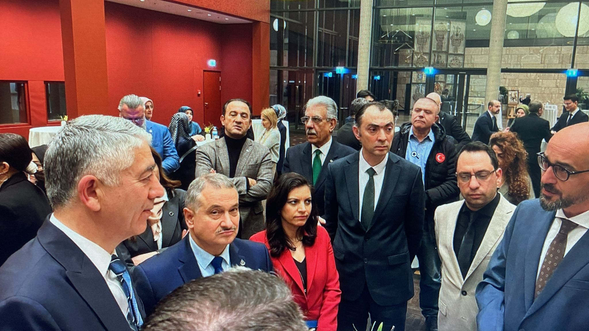 Berlin Çalışma ve Sosyal Güvenlik Ataşeliğimiz Büyükelçilikte Düzenlenen STK Toplantısına Katıldı