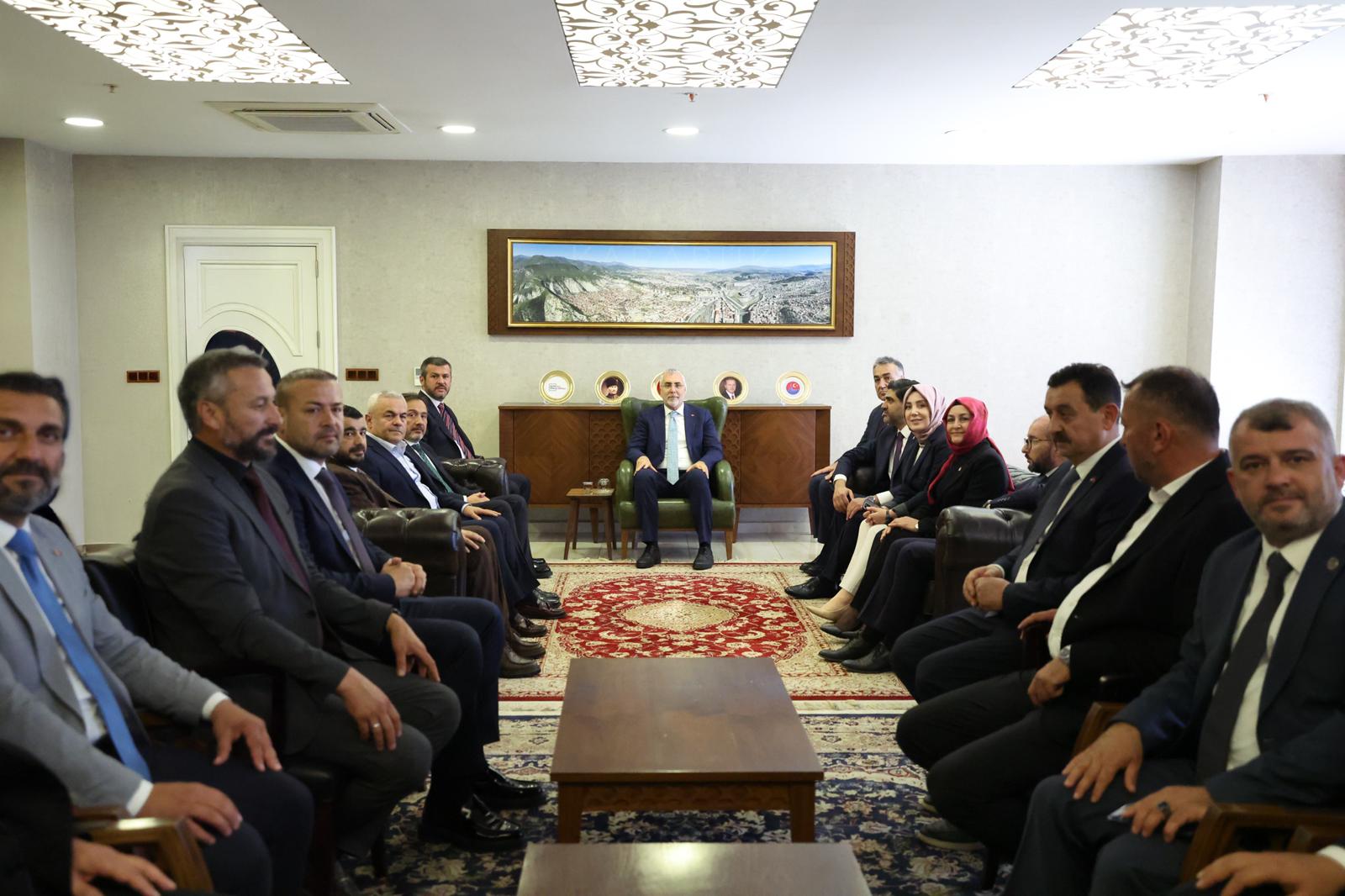 Bakan Işıkhan, Karabük’te Ziyaretlerde Bulundu