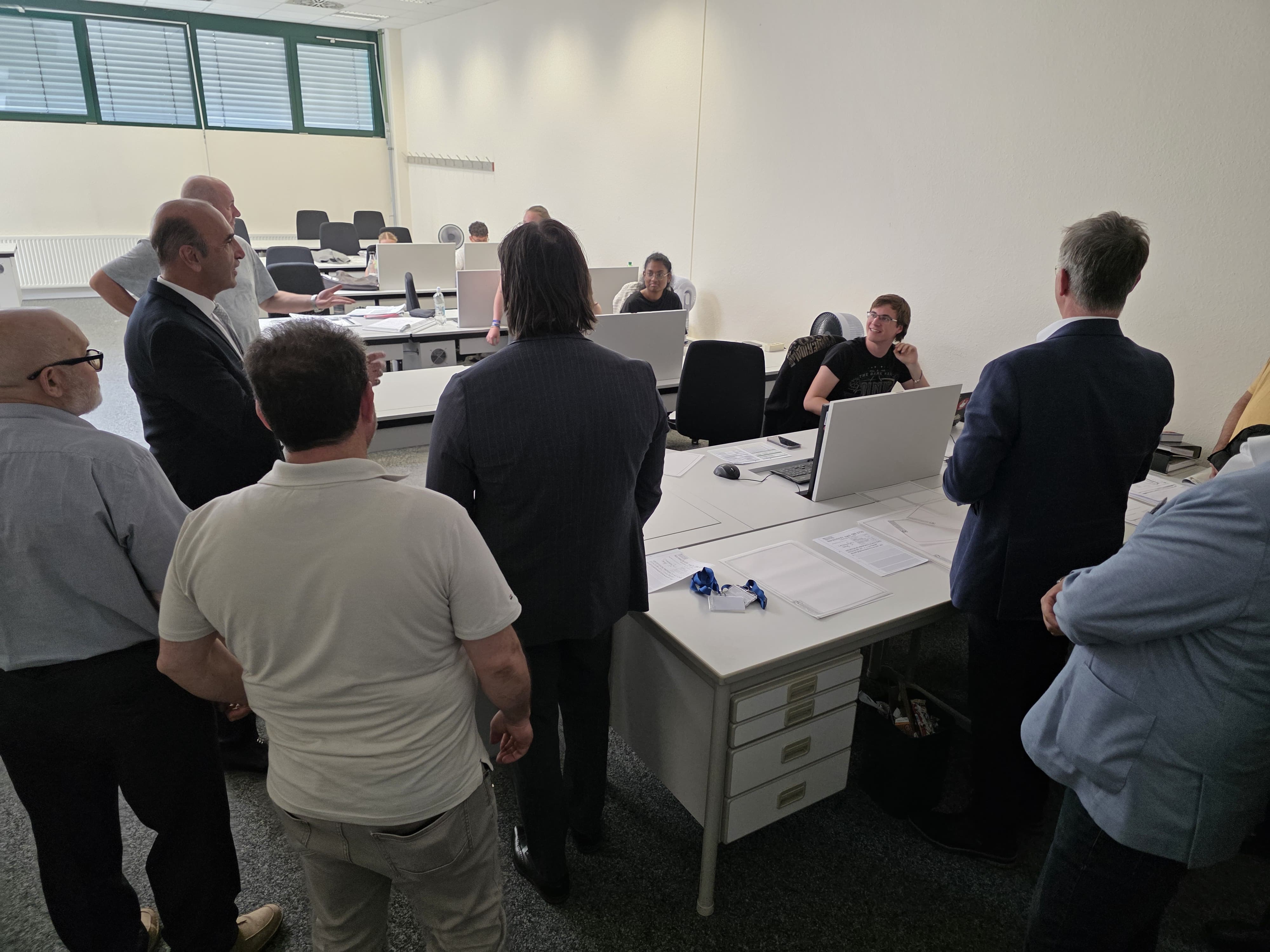 The vocational training campaign run by the Consulate General of Cologne's Labour and Social Security Attaché's Office continues unabated. An educational seminar on the construction sector was held for association representatives at the North Rhine-Westphalia (NRW) State Construction Trades Training Centre.