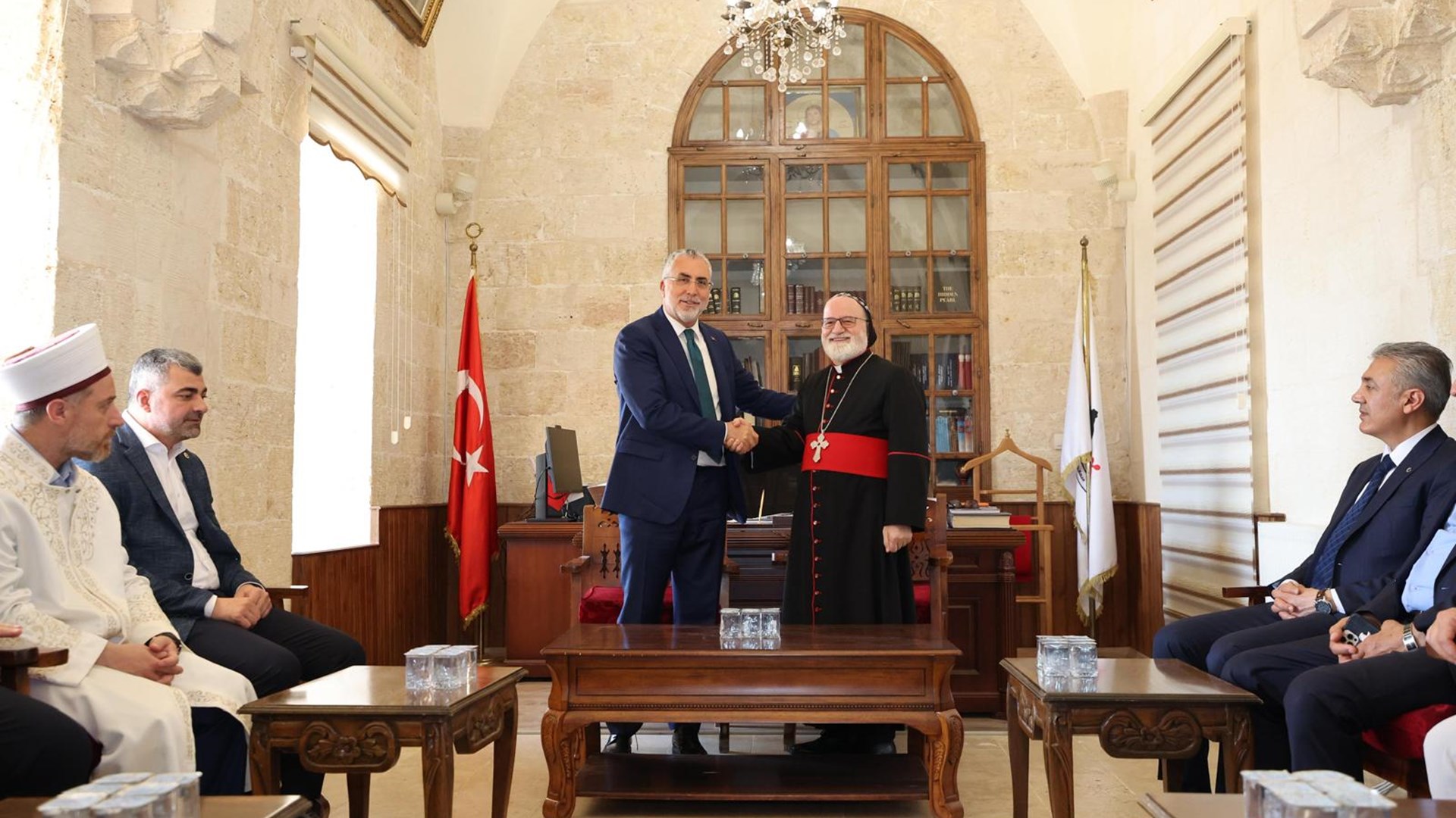 Bakan Işıkhan, Mardin’de Temaslarda Bulundu