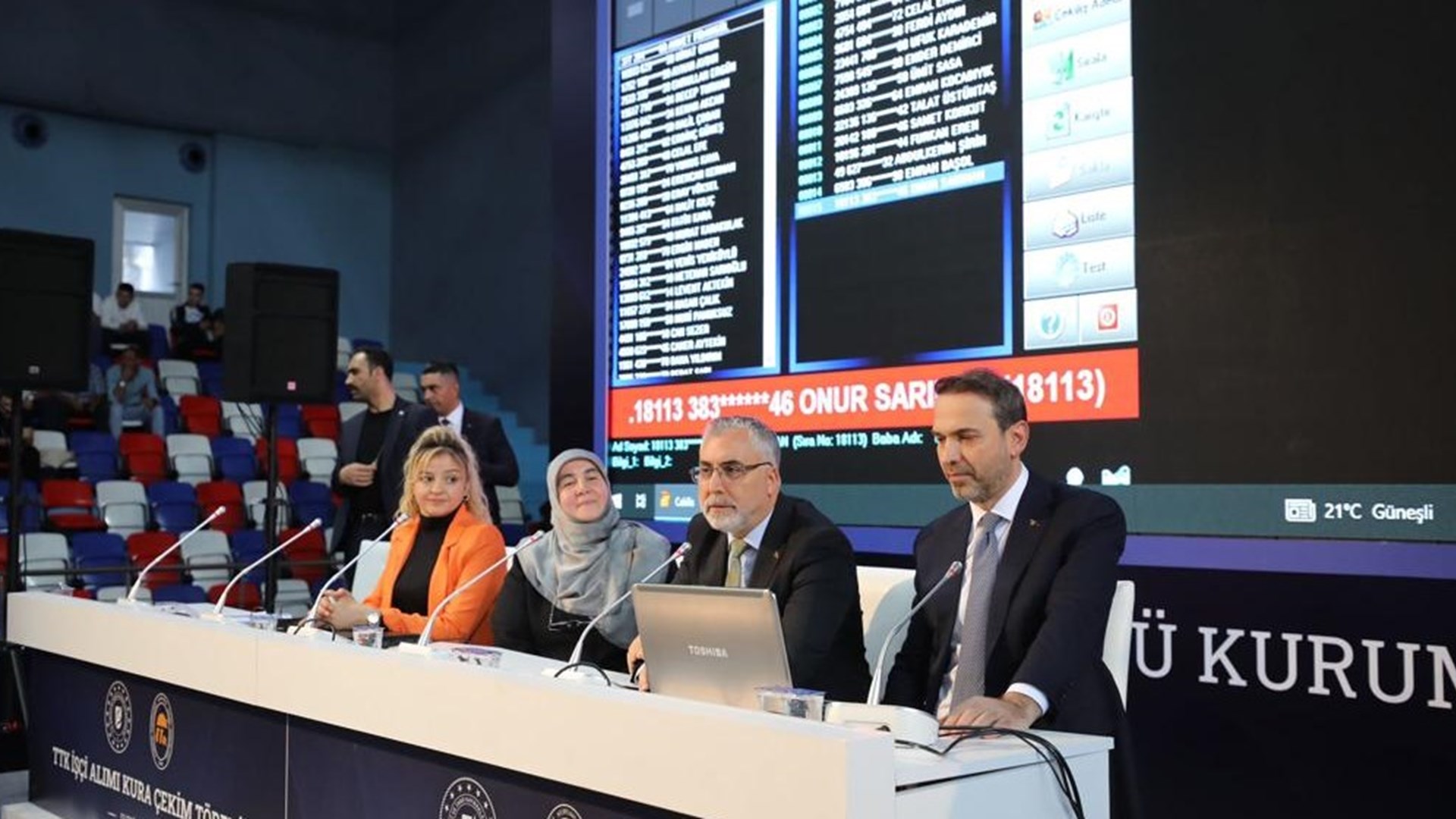 Çalışma ve Sosyal Güvenlik Bakanı Prof. Dr. Vedat Işıkhan, Türkiye Taşkömürü (TTK) İşçi Alımı Kura Töreni’ne katılmak ve çeşitli ziyaretlerde bulunmak üzere Zonguldak’a gitti.