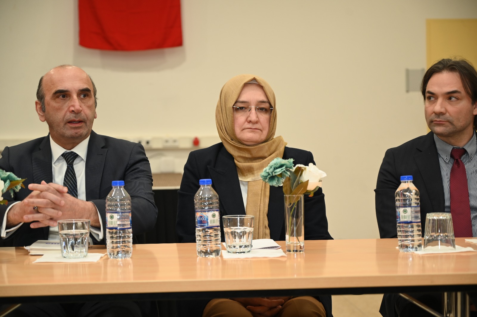 Köln Ataşeliğimiz 7 Şubat 2025 ve 13 Şubat 2025 tarihlerinde vatandaş bilgilendirme toplantıları gerçekleştirmiştir.