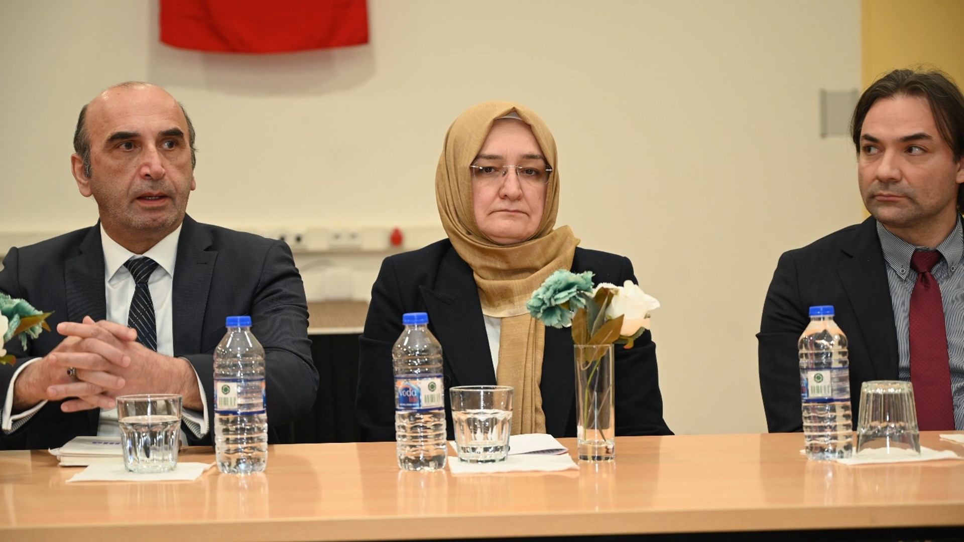 Köln Ataşeliğimiz 7 Şubat 2025 ve 13 Şubat 2025 tarihlerinde vatandaş bilgilendirme toplantıları gerçekleştirmiştir.