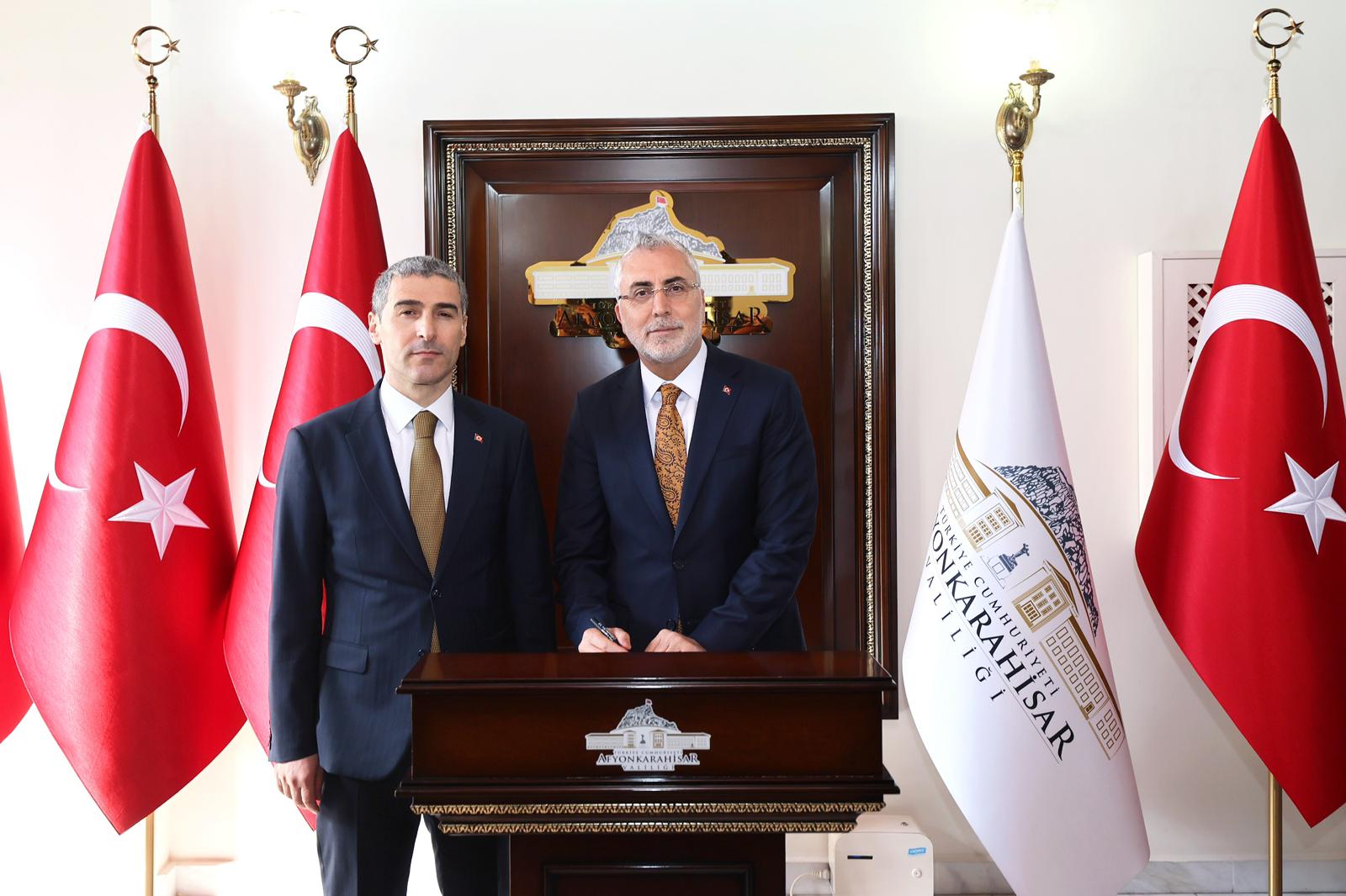 Bakan Işıkhan, Afyonkarahisar’da Ziyaretlerde Bulundu