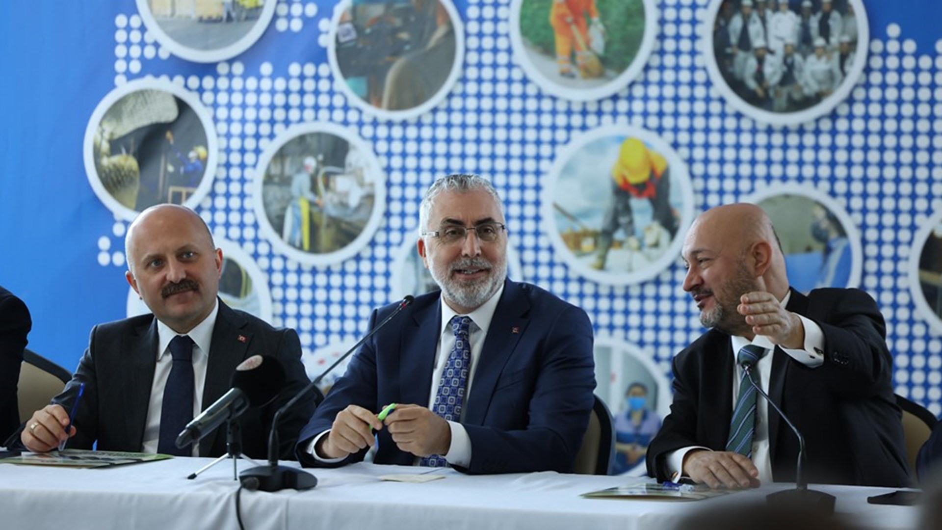 Çalışma ve Sosyal Güvenlik Bakanı Prof. Dr. Vedat Işıkhan, çeşitli temaslarda bulunmak ve programlara katılmak üzere Adıyaman’a gitti.