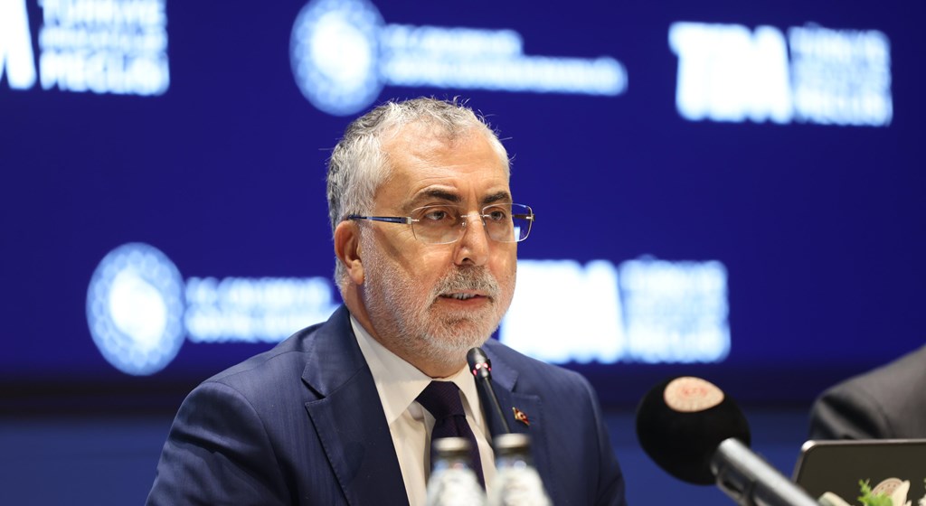 Çalışma ve Sosyal Güvenlik Bakanı Prof. Dr. Vedat Işıkhan, Türkiye İhracatçılar Meclisi (TİM) Başkanlar Kurulu Toplantısı’na katıldı.