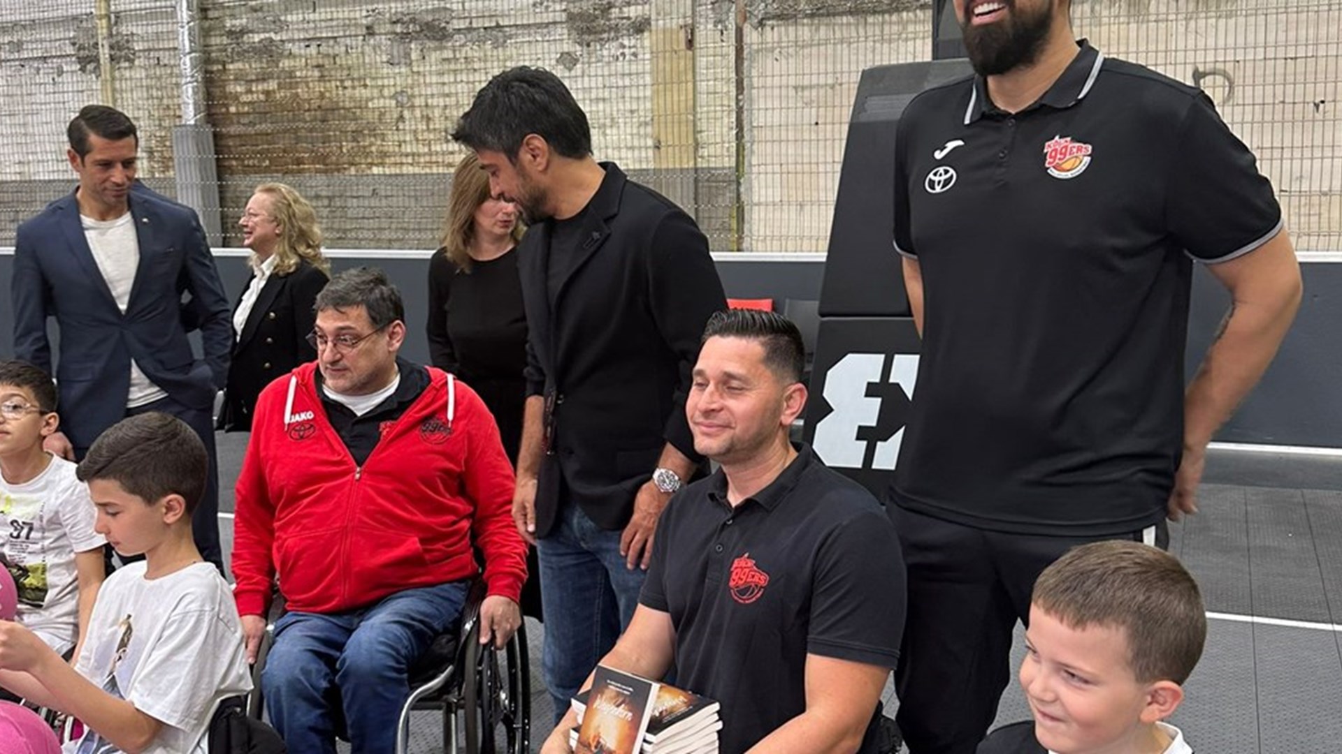 Köln Çalışma ve Sosyal Güvenlik Ataşeliğimizin T.C. Köln Başkonsolosluğunun himayesinde DİTİB Köln Bölge Veliler Birliği ile birlikte çeşitli etkinliklerle gerçekleştirdiği “19 Mayıs Atatürk’ü anma Gençlik ve Spor Bayramı” büyük bir coşkuyla kutlandı.