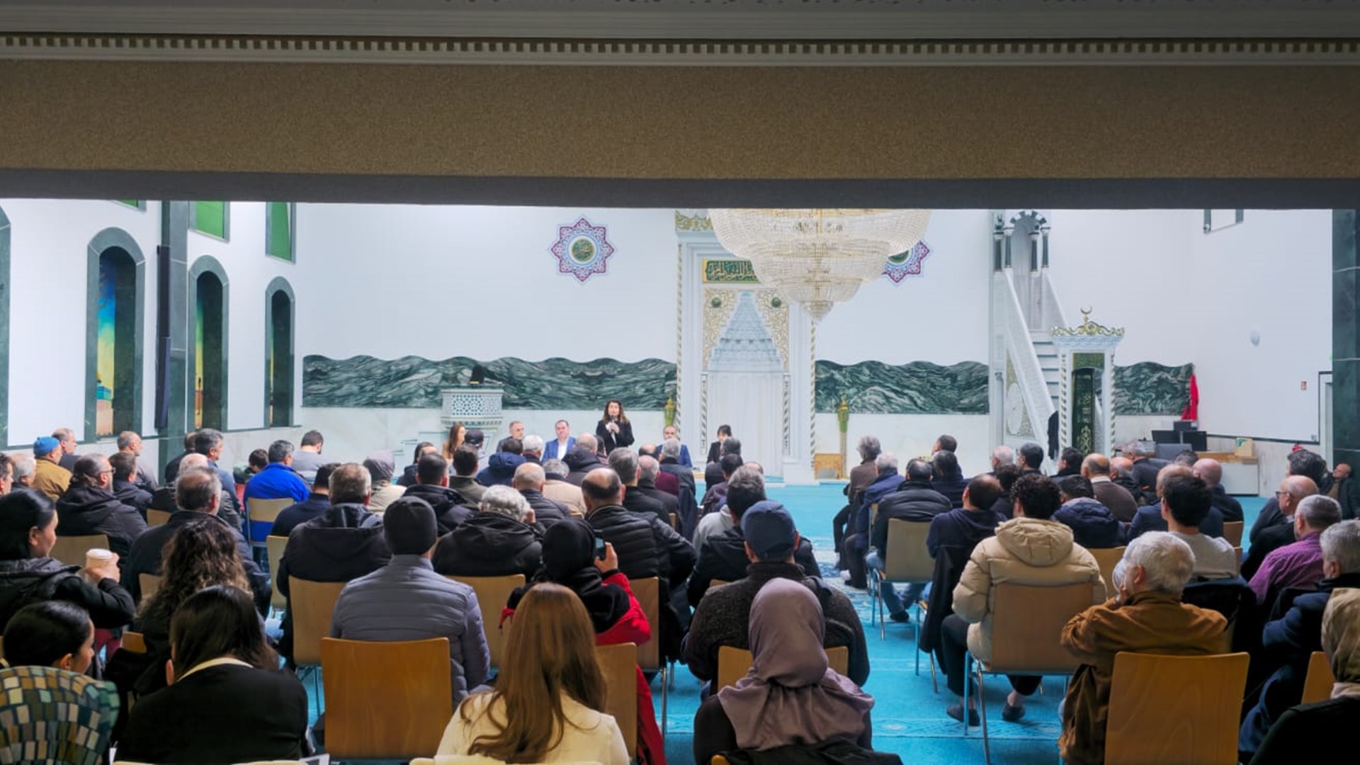 Stuttgart Ataşeliğimizce 16 Şubat 2025 Pazar günü DİTİB Stuttgart Feuerbach Merkez Camii Derneği ev sahipliğinde, 21 Şubat 2025 Cuma akşamı Türk Veli Birlikleri Federasyonu iş birliğiyle LUTEV Ludwigsburg Türk Okul Aile Birliği ev sahipliğinde ve 23 Şubat 2025 Pazar günü DİTİB Ulm Merkez Camii Derneği’nde vatandaş bilgilendirme toplantıları gerçekleştirilmiştir.