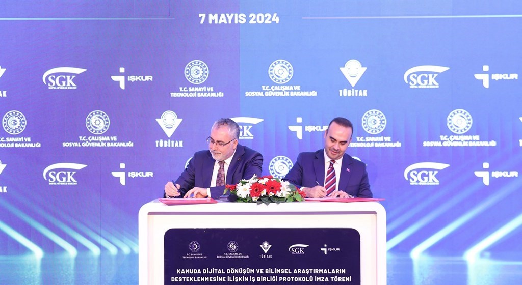 Çalışma ve Sosyal Güvenlik Bakanlığı ile Sanayi ve Teknoloji Bakanlığı arasında “Kamuda Dijital Dönüşüm ve Bilimsel Araştırmaların Desteklenmesine İlişkin İş Birliği Protokolü” TÜBİTAK’ta düzenlenen törenle imzalandı.