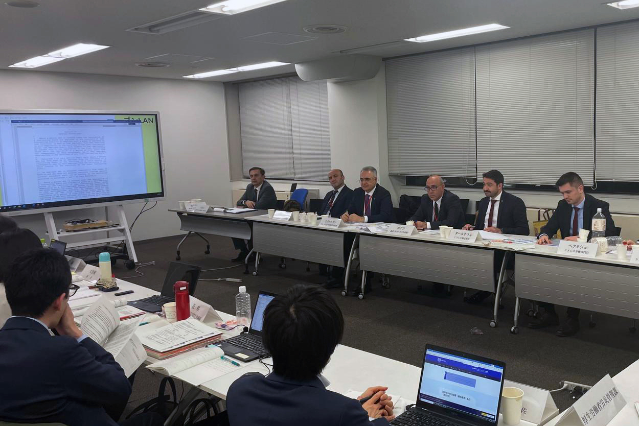 A delegation comprising the representatives of our Ministry and Social Security Institution (SSI) and officials of the Ministry of Health, Labour and Welfare, and the Ministry of Foreign Affairs of Japan convened in Tokyo, the capital of Japan, for the 9th Round of Negotiations on signing a social security agreement between the two countries.