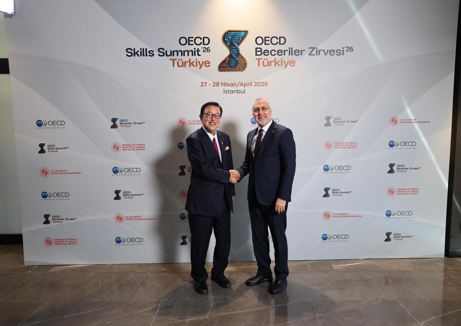 Bakan Işıkhan, OECD 2026 Beceriler Zirvesi Kapsamında İkili Görüşmelerde Bulundu