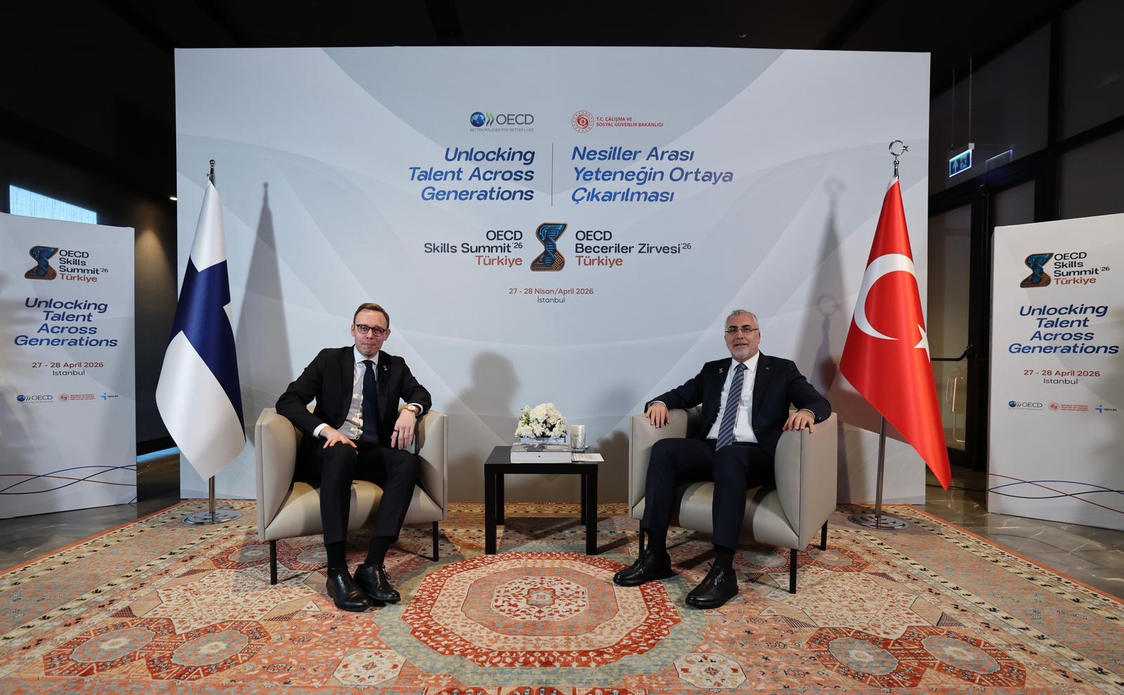 Bakan Işıkhan, OECD 2026 Beceriler Zirvesi Kapsamında İkili Görüşmelerde Bulundu