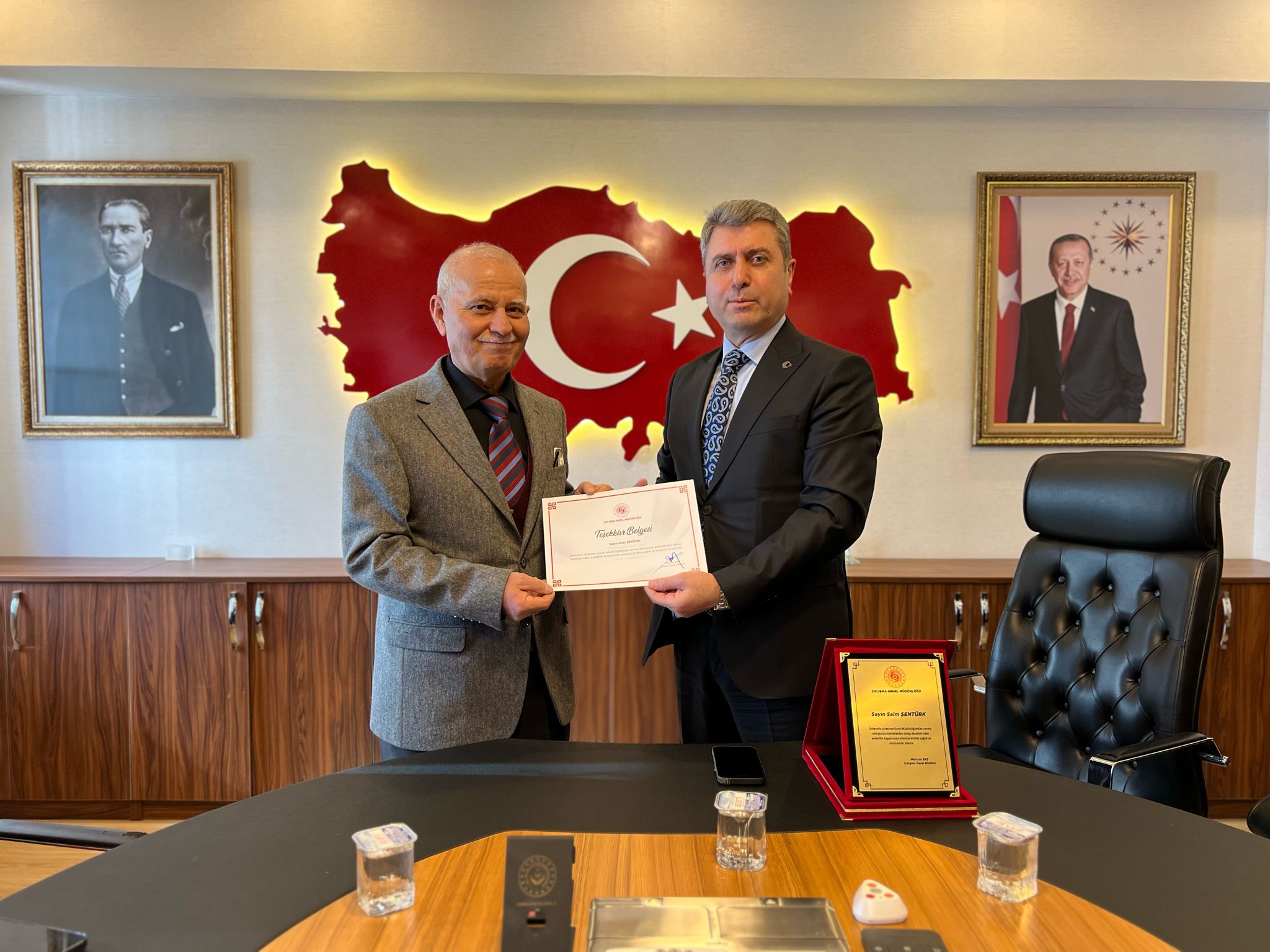 Genel Müdürlüğümüzde emekli olan personellere Teşekkür Plaketi verildi.