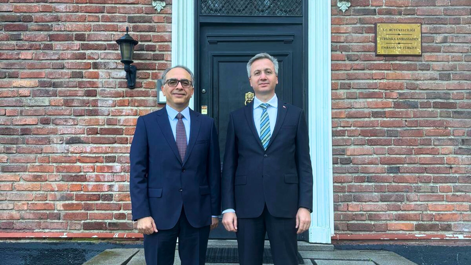 Türkiye Cumhuriyeti Stockholm Büyükelçiliğine 26 Ağustos 2025 tarihinde ziyaret gerçekleştirildi. Görüşmede Başkanlığımızın teftiş ve rehberlik faaliyetleri ile çalışma ziyareti programının genel çerçevesi değerlendirildi.