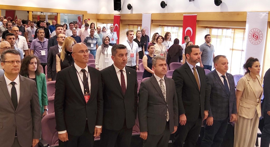 Genel Müdürlüğümüzce düzenlenen "Sendikalar ve Toplu İş Sözleşmesi Kanunu Kapsamında Yürütülen Arabulucu İşlemlerinin İyi İşleyen ve Aksayan Yönlerinin Tartışılması ve Önerilerin Gerçekleştirilmesi Projesi" eğitiminde, arabuluculuk sürecindeki aksaklıklar ve çözüm önerileri kapsamlı bir şekilde tartışıldı.