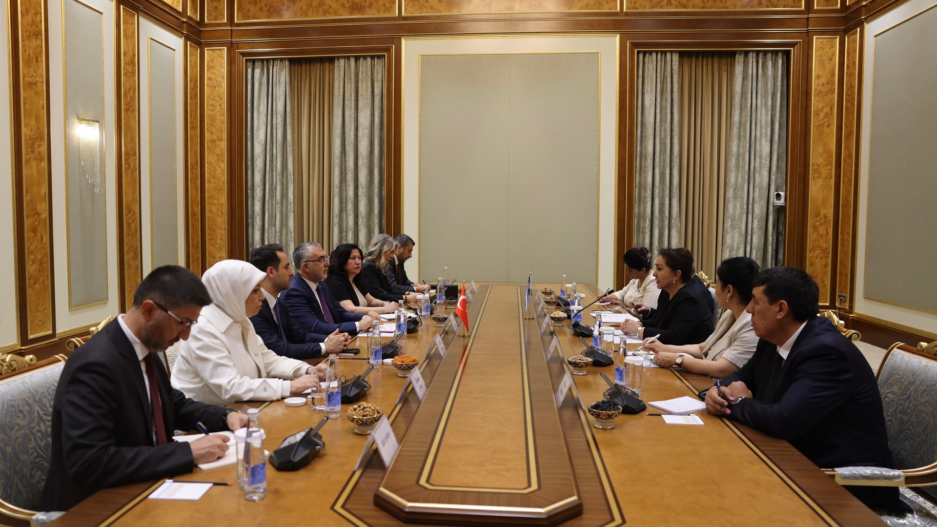 Bakan Işıkhan, Özbekistan’da Temaslarda Bulundu