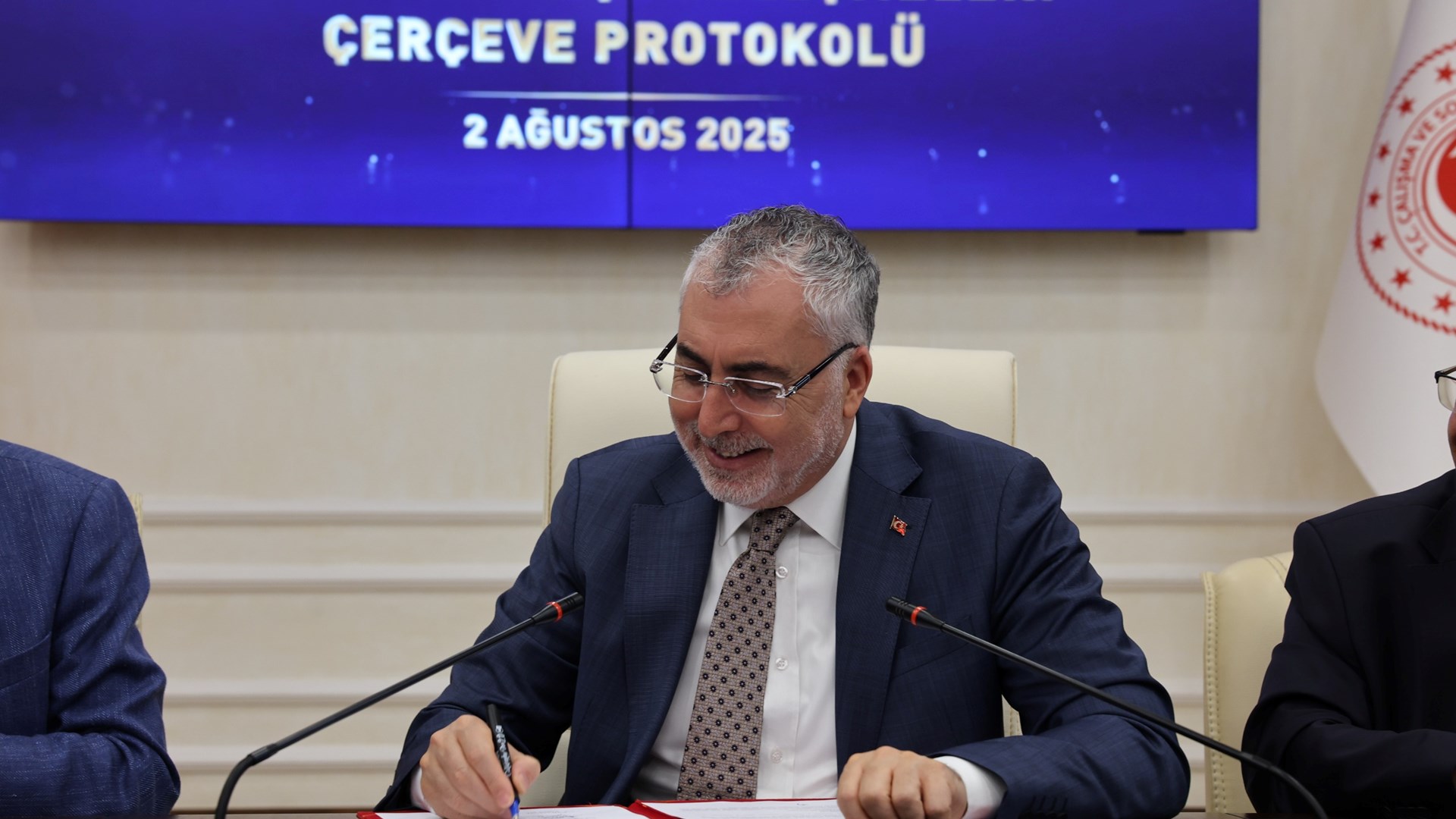 2025-2026 Dönemi Kamu Toplu İş Sözleşmeleri Çerçeve Protokolü İmzalandı