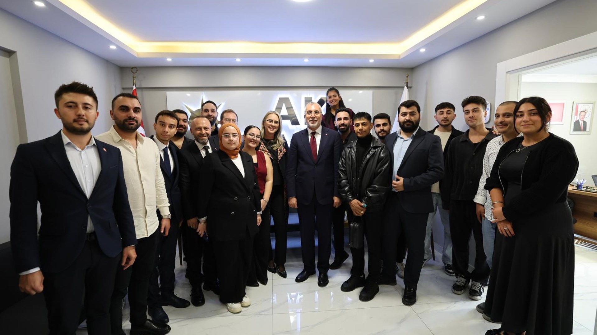 Bakan Işıkhan, İzmir’de Ziyaretlerde Bulundu