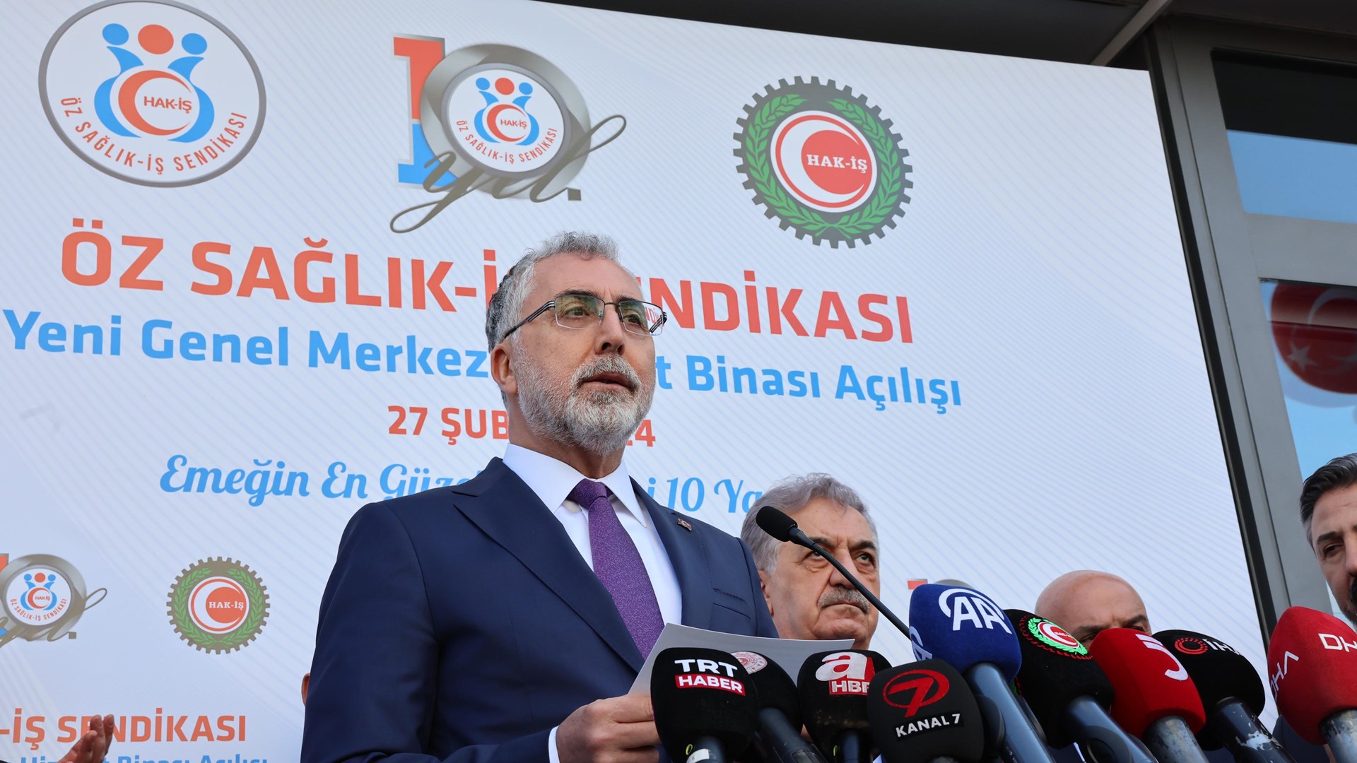 Çalışma ve Sosyal Güvenlik Bakanı Prof. Dr. Vedat Işıkhan, Öz Sağlık ve Sosyal Hizmet İşçileri Sendikası (Öz Sağlık-İş) Genel Merkez Açılış Töreni’ne iştirak etti.