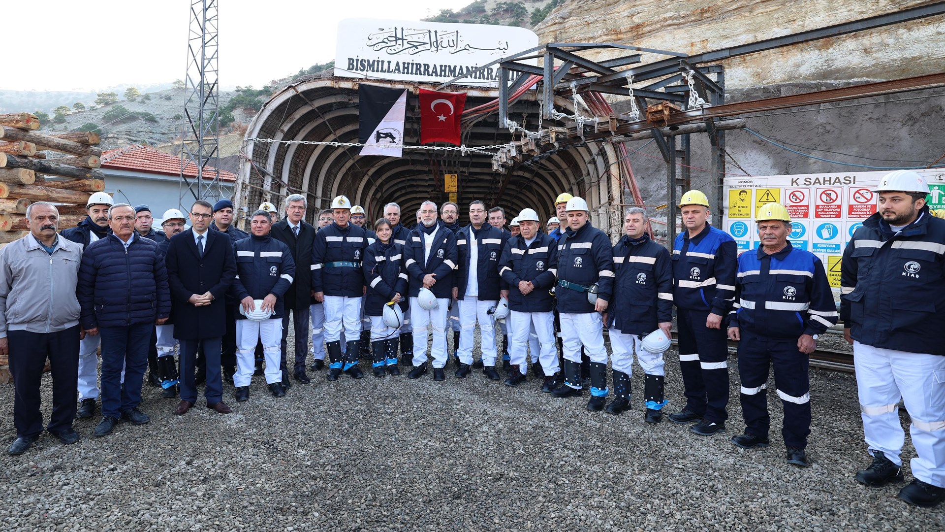 Our Minister of Labor and Social Security, Prof. Dr. Vedat IŞIKHAN and our General Manager Mehmet BAŞ visited Çayırhan Underground Mine in Ankara's Nallıhan district on the occasion of December 4, World Miners' Day.