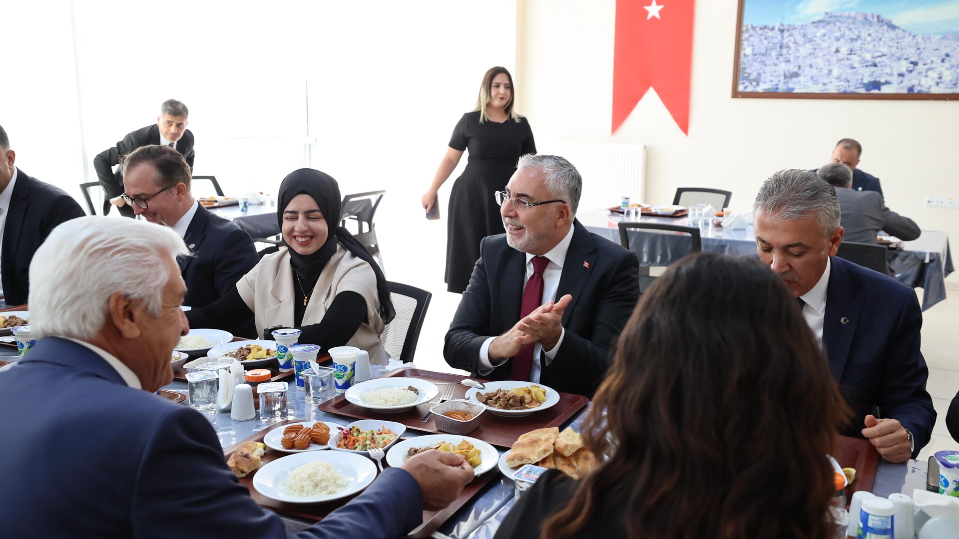 Bakan Işıkhan, Mardin’de Yüzyılın Kadın İstihdamı İş Pozitif Kapanış Programı’na Katıldı