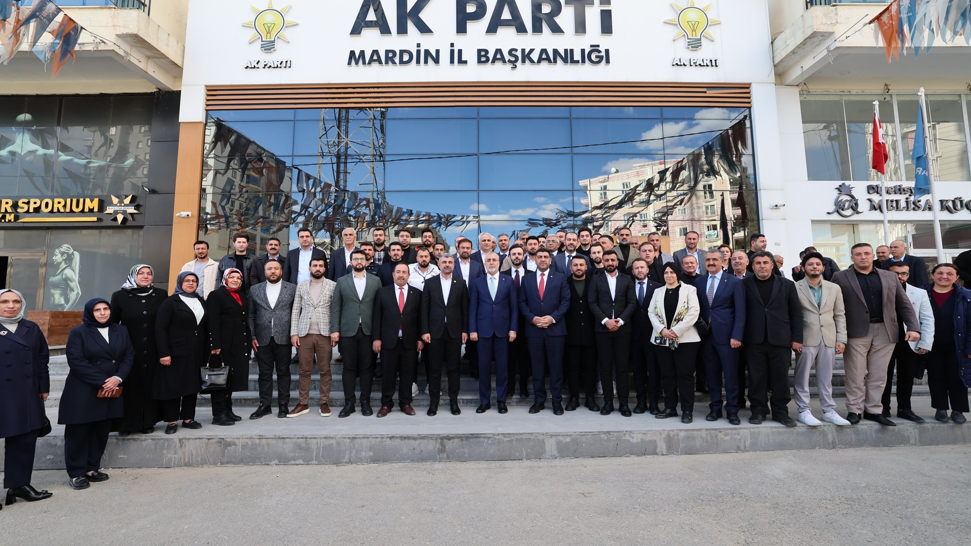 Bakan Işıkhan, Mardin’de Temaslarda Bulundu