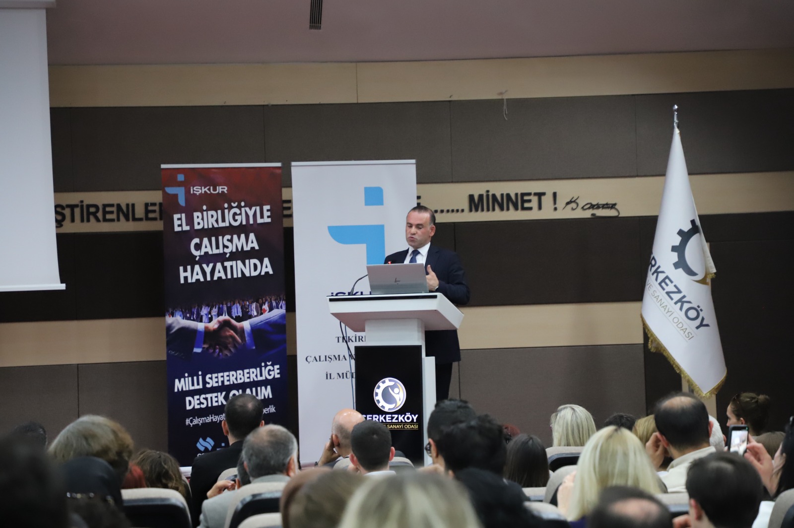 18 Mayıs 2026 tarihinde Çerkezköy Ticaret ve Sanayi Odası (ÇTSO) ev sahipliğinde düzenlenen bilgilendirme toplantısında; İstanbul Rehberlik ve Teftiş Grup Başkanlığı tarafından işin yürütümü ile iş sağlığı ve güvenliği teftiş süreçleri hakkında kapsamlı hukuki ve teknik bilgilendirmeler gerçekleştirildi.