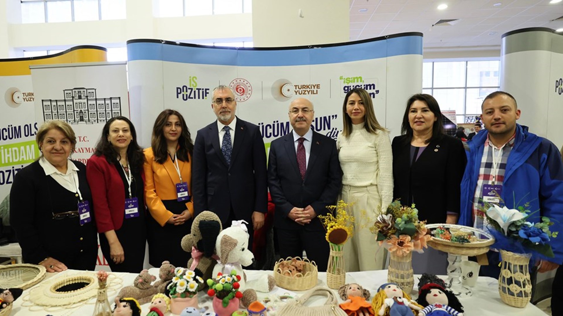 Bakan Işıkhan, Adana’da Ziyaretlerde Bulundu