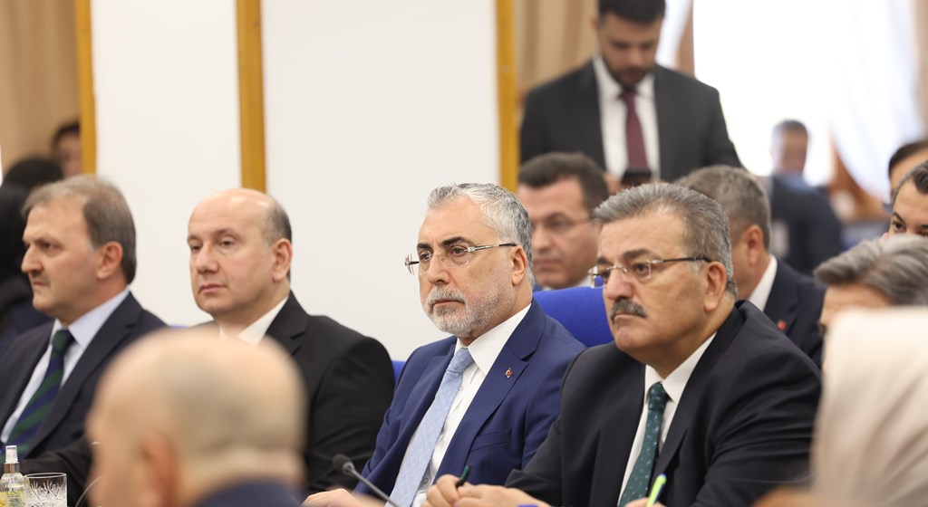 Çalışma ve Sosyal Güvenlik Bakanı Prof. Dr. Vedat Işıkhan, TBMM Plan ve Bütçe Komisyonunda Çalışma ve Sosyal Güvenlik Bakanlığı ile bağlı kuruluşlarının 2025 yılı bütçelerine ilişkin sunum yaptı.