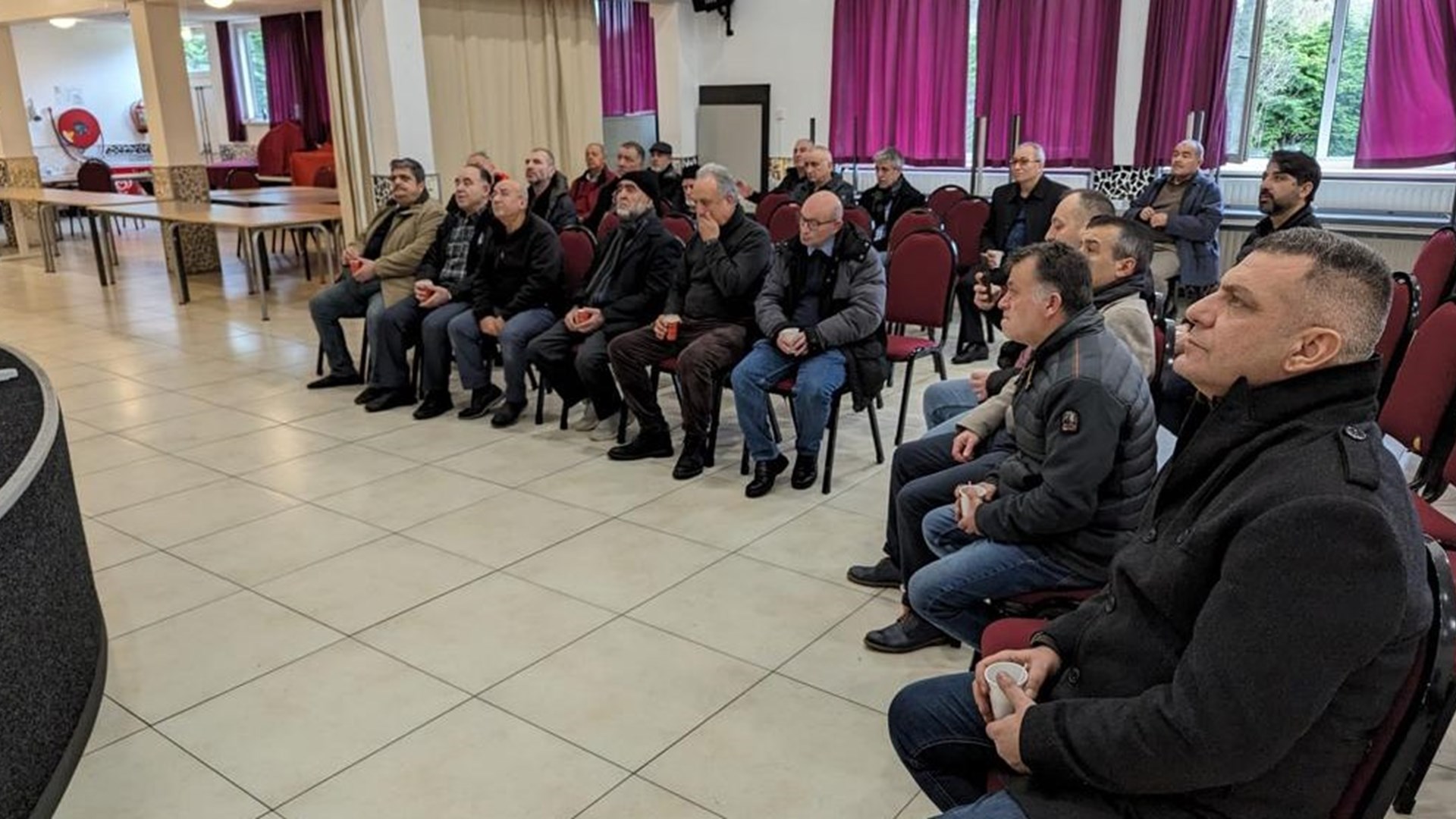 Deventer Çalışma ve Sosyal Güvenlik Ataşeliğimiz, Arnhem şehrinde Türkiyem Camii'nde vatandaşlarımızla bir araya geldi.