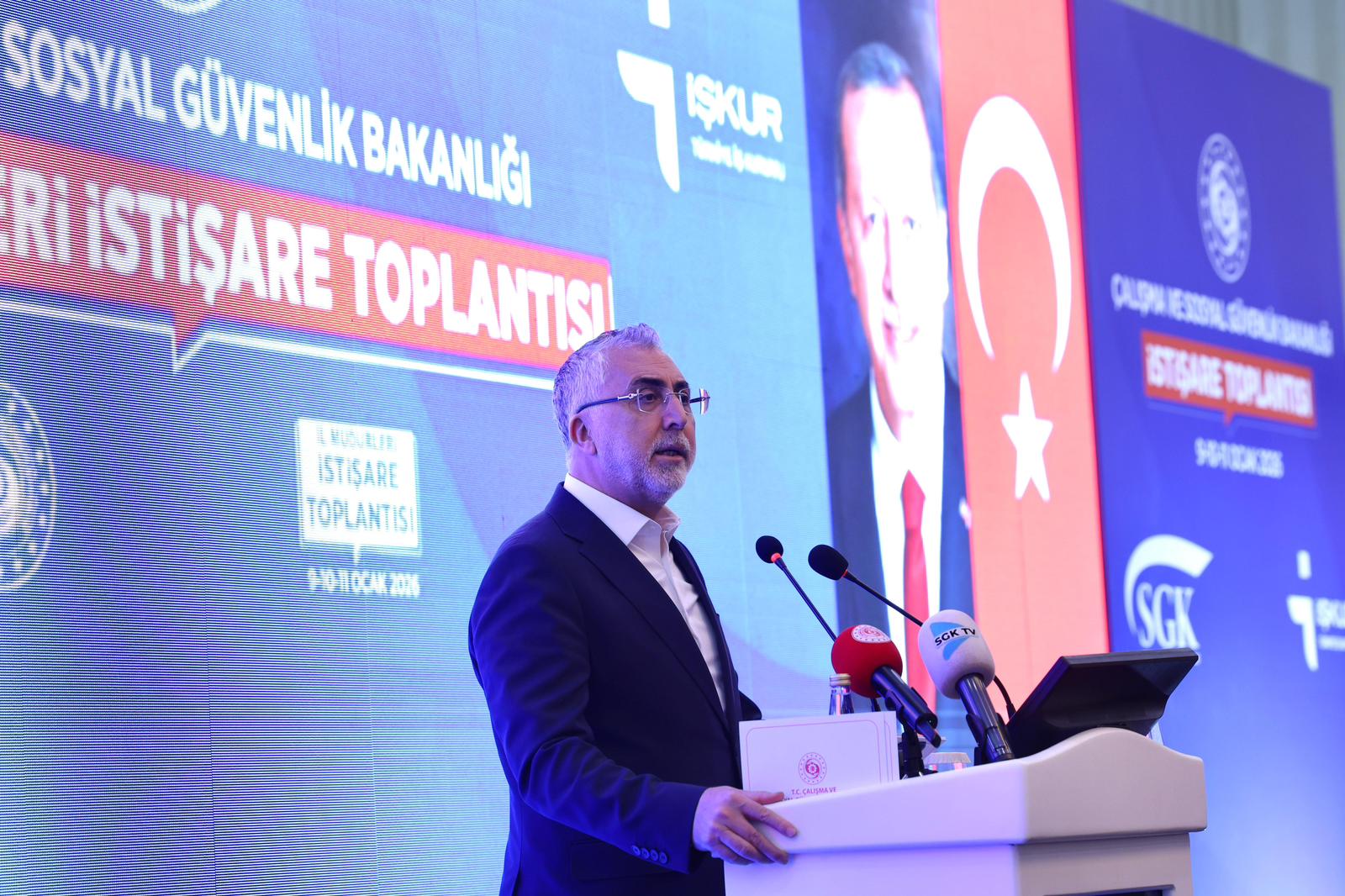 Çalışma ve Sosyal Güvenlik Bakanlığı Birim Amirleri ve İl Müdürleri İstişare Toplantısı Antalya'da Gerçekleştirildi