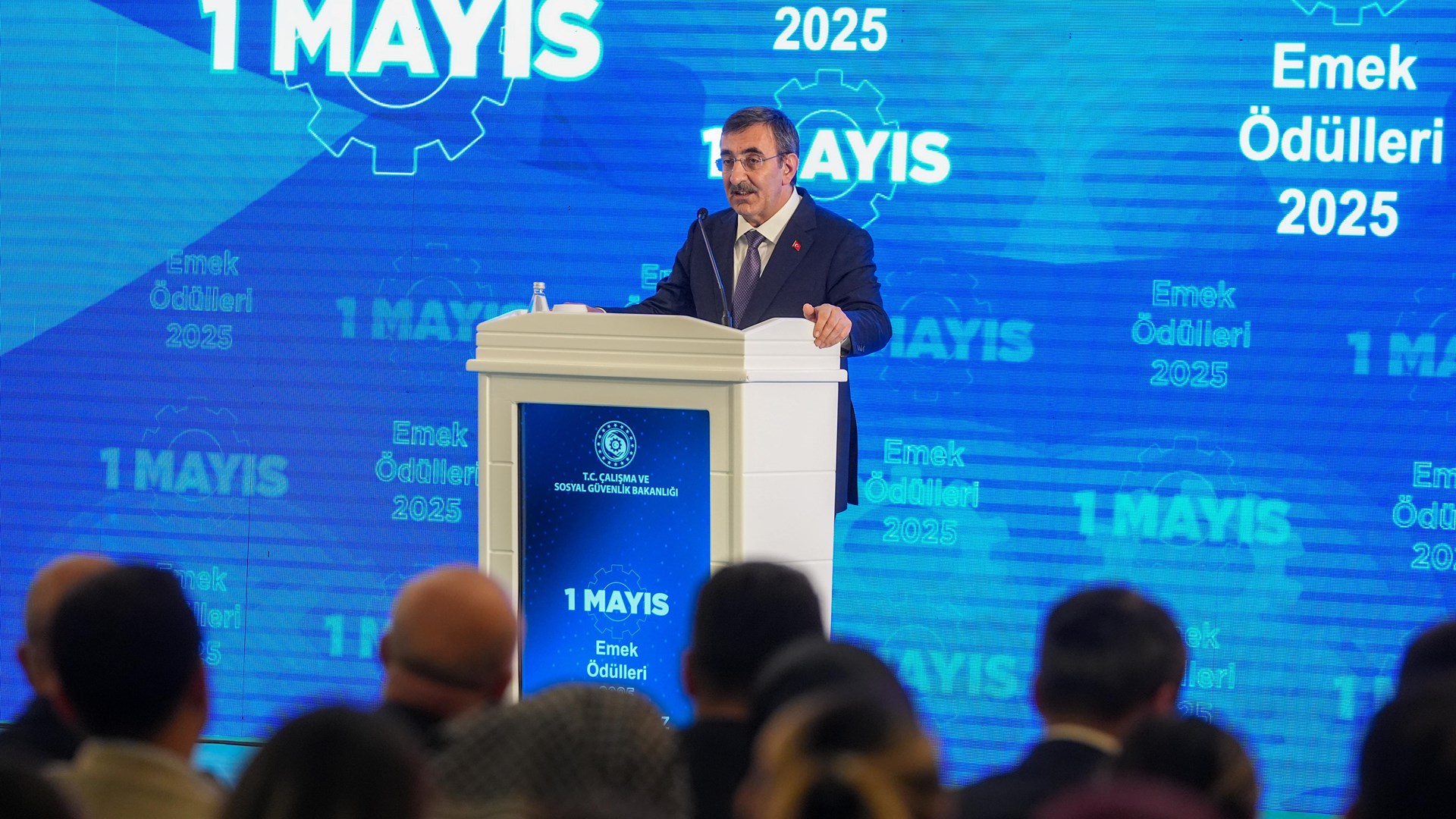 Bakan Işıkhan, 1 Mayıs Emek Ödülleri Töreni’ne Katıldı