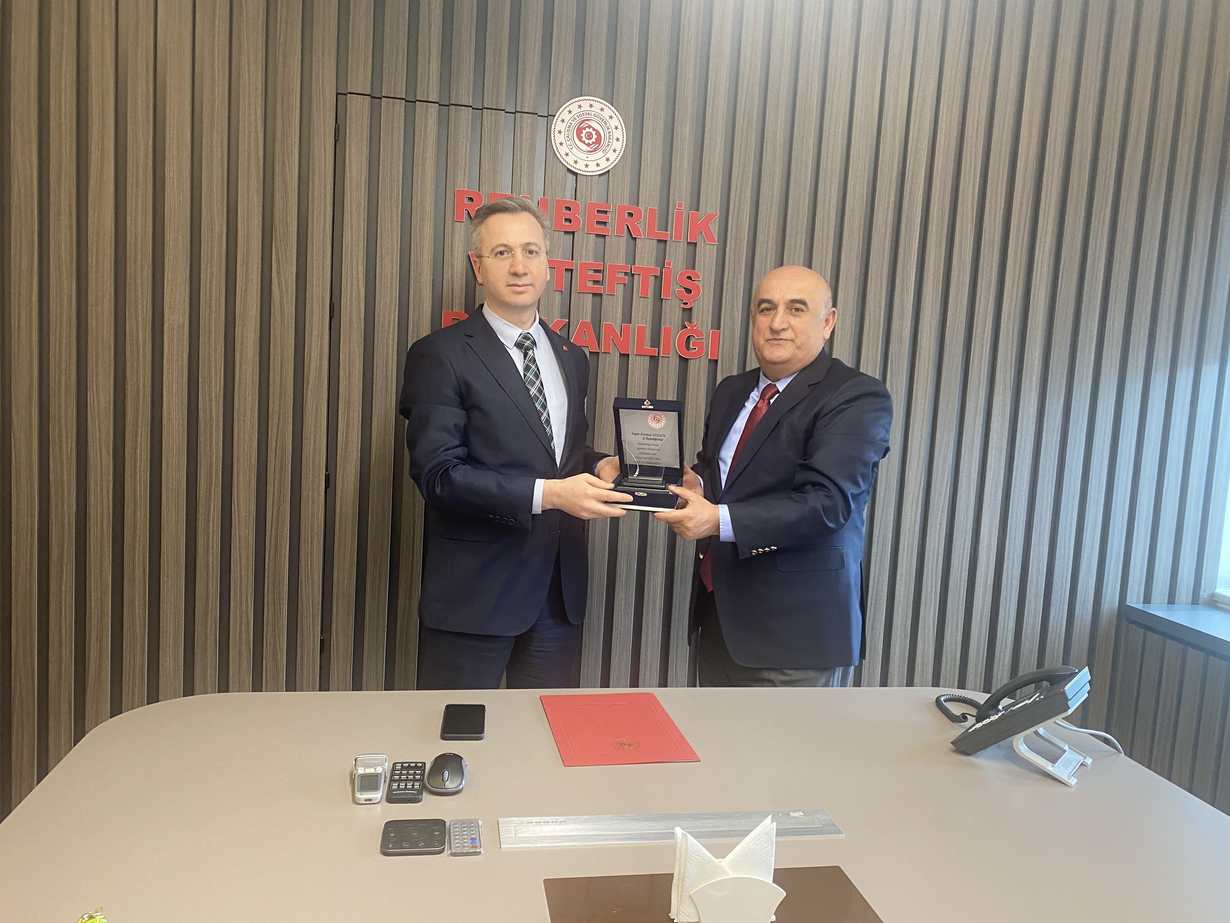 Emekliye Ayrılan İş Başmüfettişleri İçin Plaket ve Sertifika Teslim Töreni Düzenlendi 