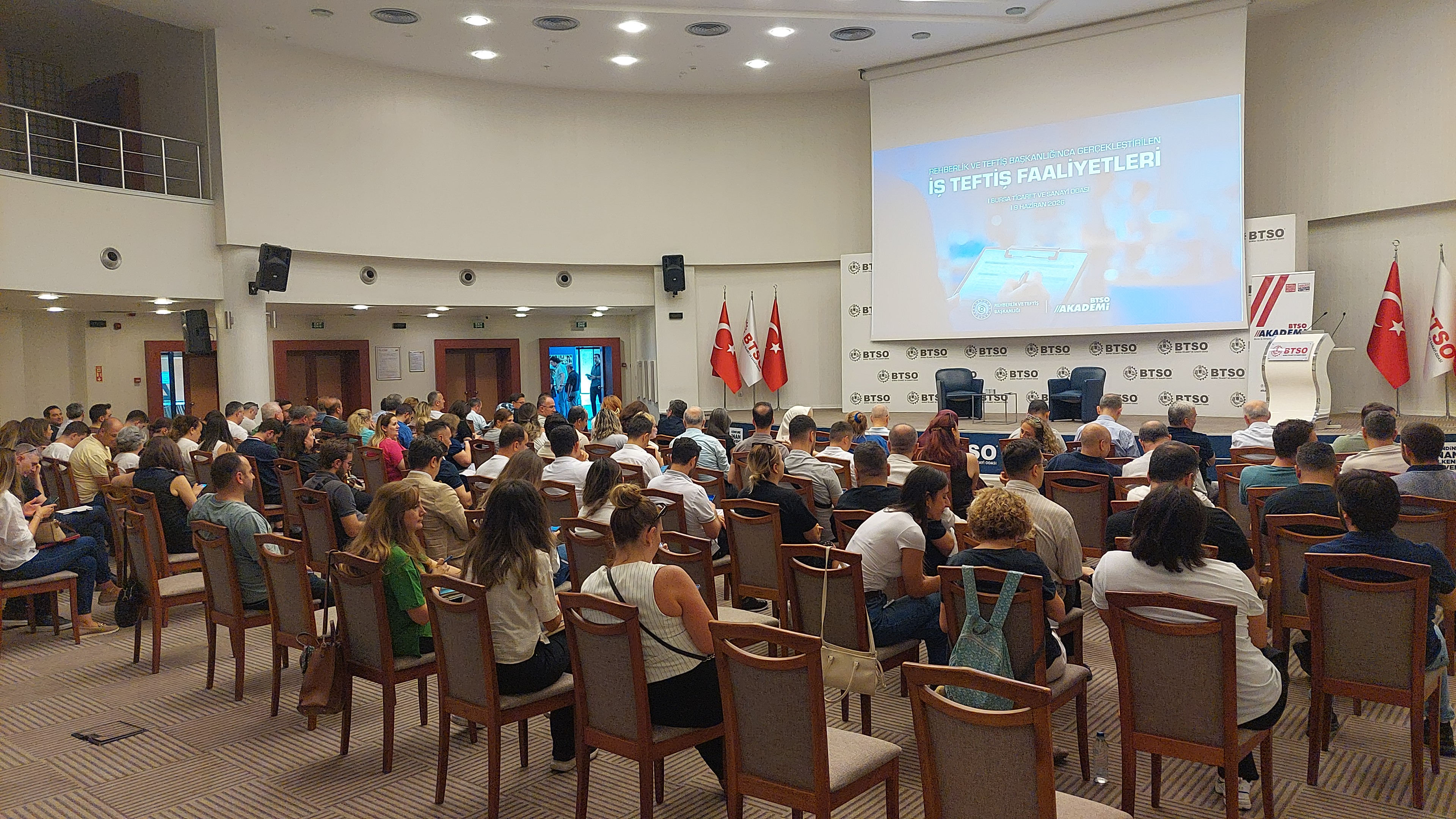 Rehberlik ve Teftiş Başkanlığı tarafından Bursa Ticaret ve Sanayi Odası iş birliğiyle 09 Haziran 2026 tarihinde 2026 yılında yürütülmekte olan iş teftiş faaliyetlerine ilişkin bilgilendirme toplantısı gerçekleştirildi.