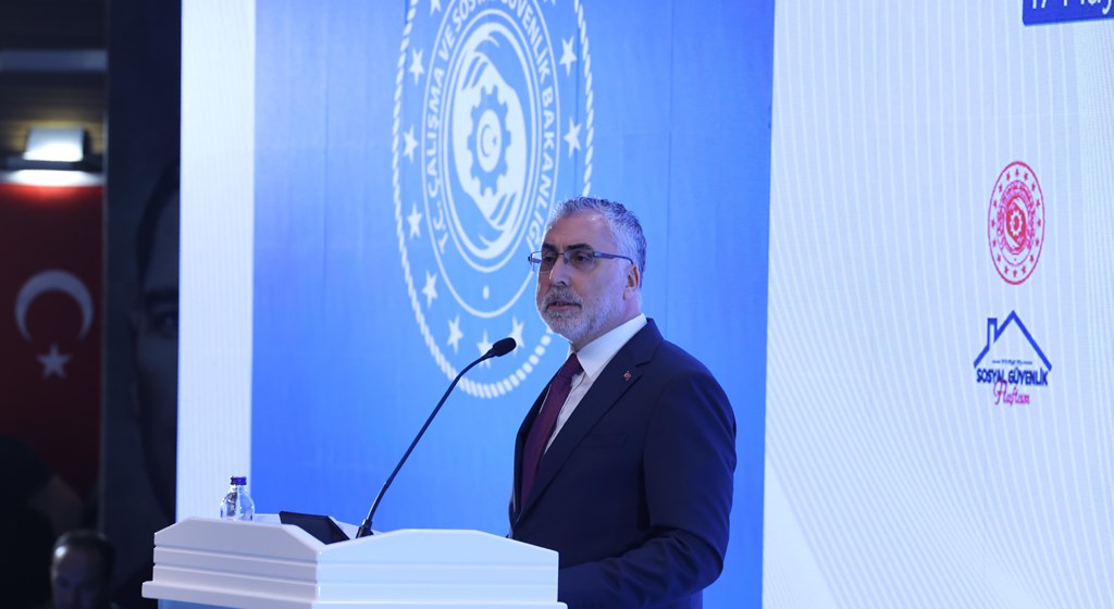 Çalışma ve Sosyal Güvenlik Bakanı Prof. Dr. Vedat Işıkhan, Sosyal Güvenlik Kurumu Başkanlığı Erdoğan Özen Konferans Salonu’nda düzenlenen “Sosyal Güvenlik Haftası Buluşması” Programı’na katıldı.