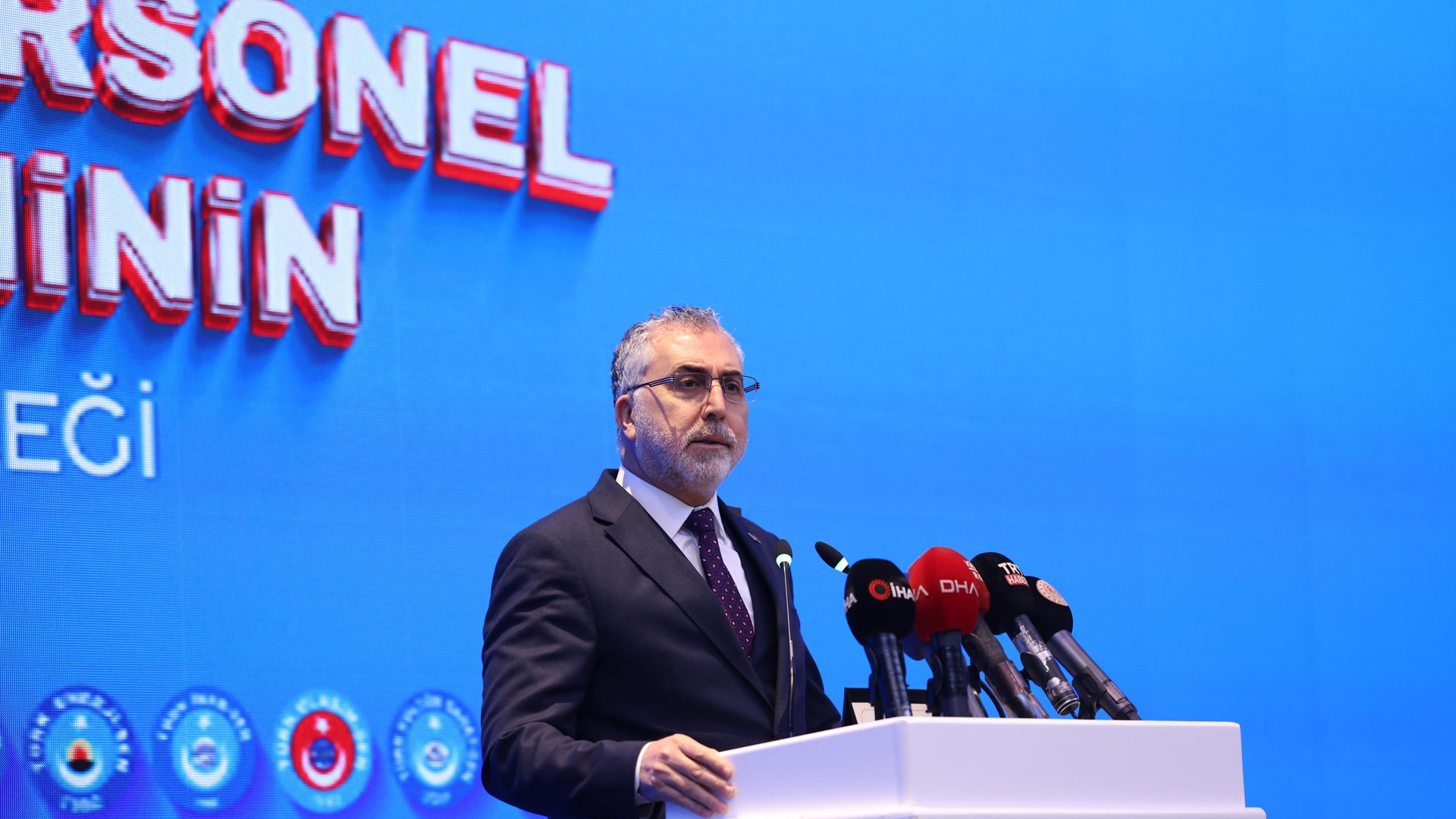 Bakan Işıkhan, Türkiye Kamu-Sen’in “Cumhuriyetimizin 2. Yüzyılında Kamu Personel Rejiminin Geleceği” Paneli’ne Katıldı