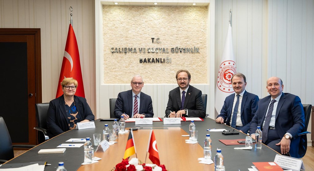 Having visited our Ministry, the delegation headed by Anette Kramme, Parliamentary Undersecretary of Labour and Social Affairs Ministry of Federal Republic of Germany addressed the issues of strengthening inter-ministerial relations and opportunities for cooperation.