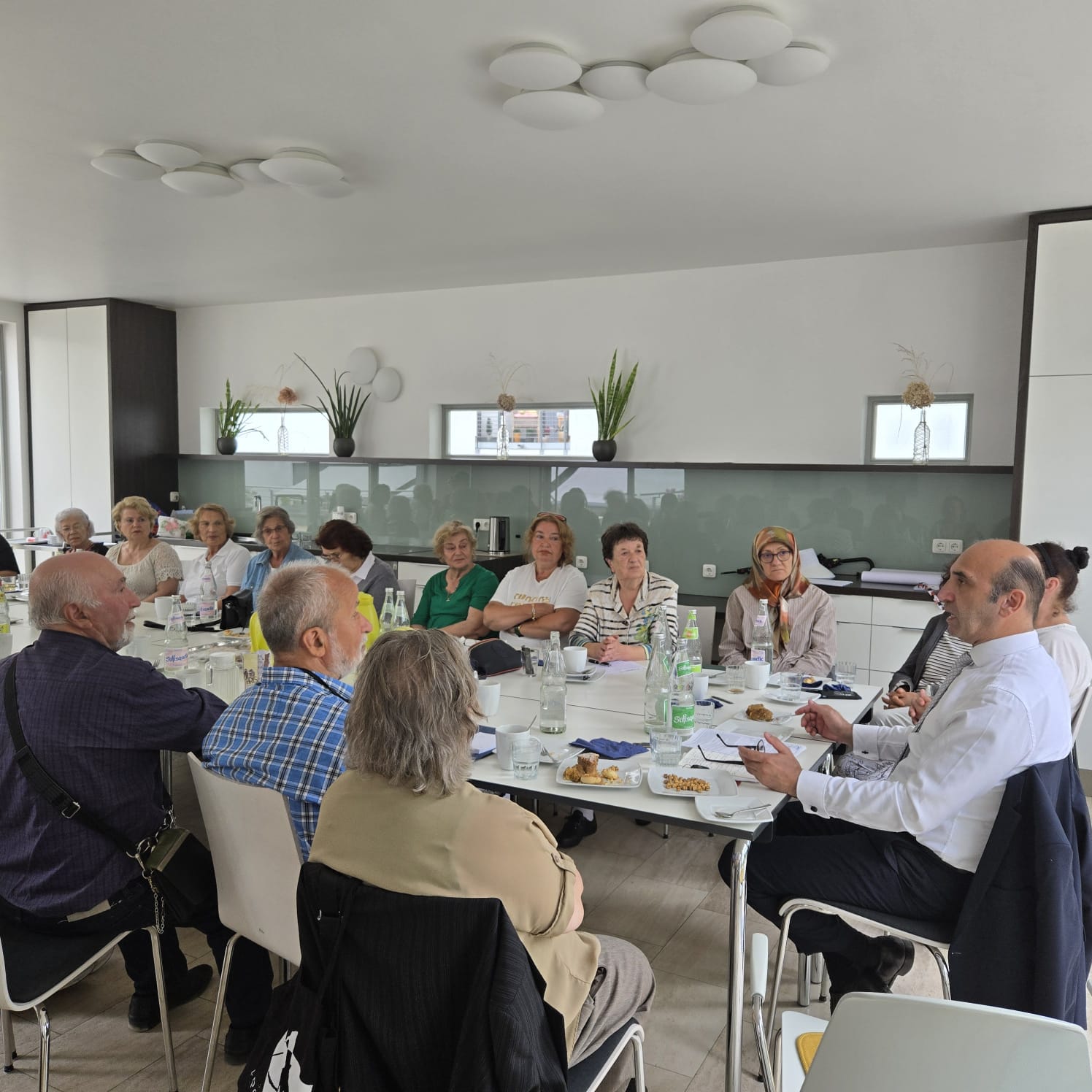 The Cologne Labour and Social Security Attaché Office held an informational meeting for pensioners living in Germany at the AWO Cologne Association.